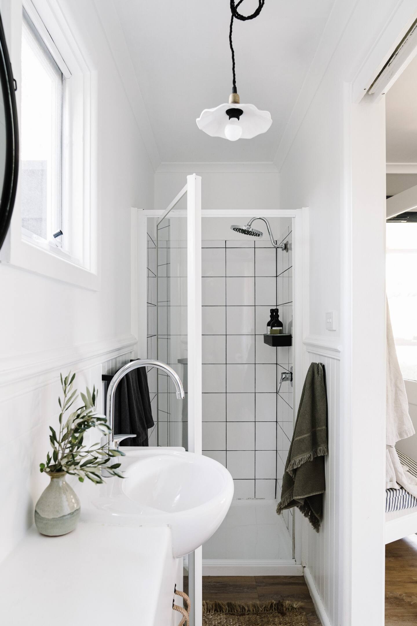 salle de bain blanche