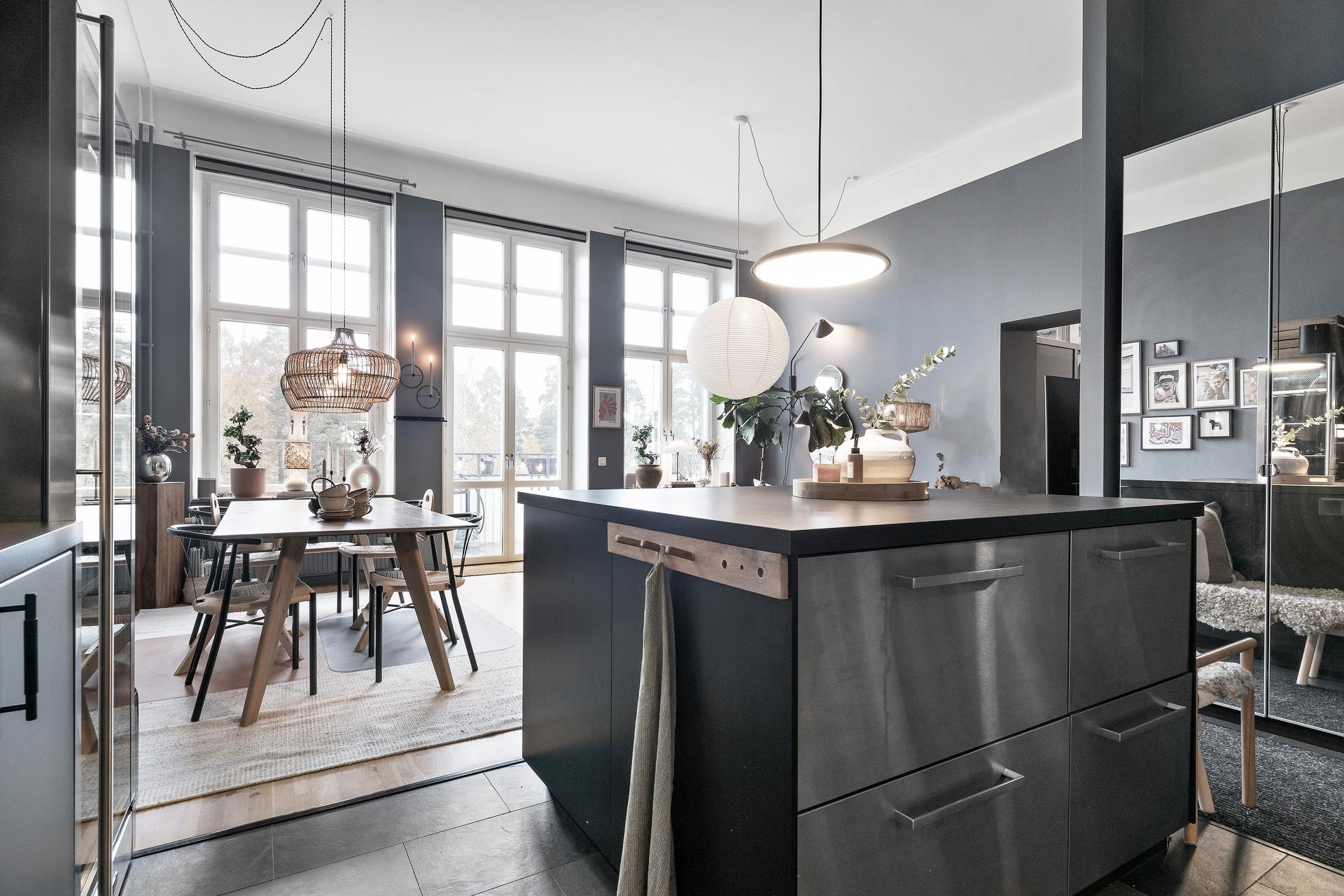 cuisine design grise avec îlot