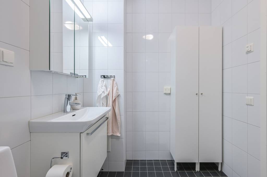 salle de bain blanche