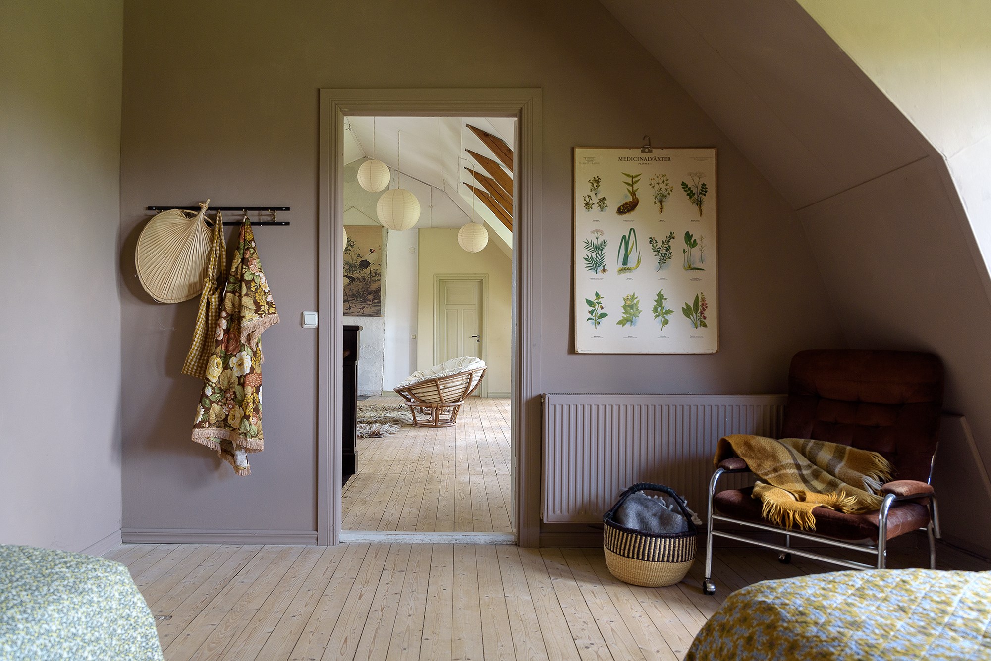 chambre mur violet