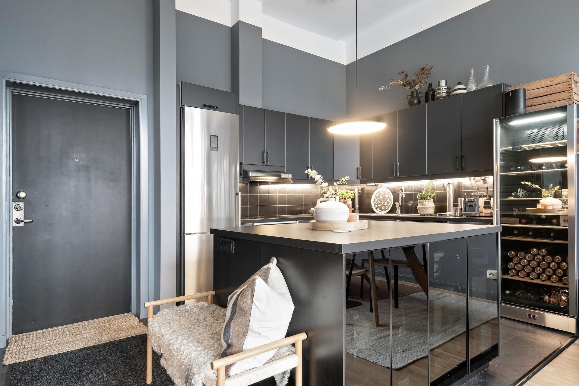cuisine design grise avec îlot