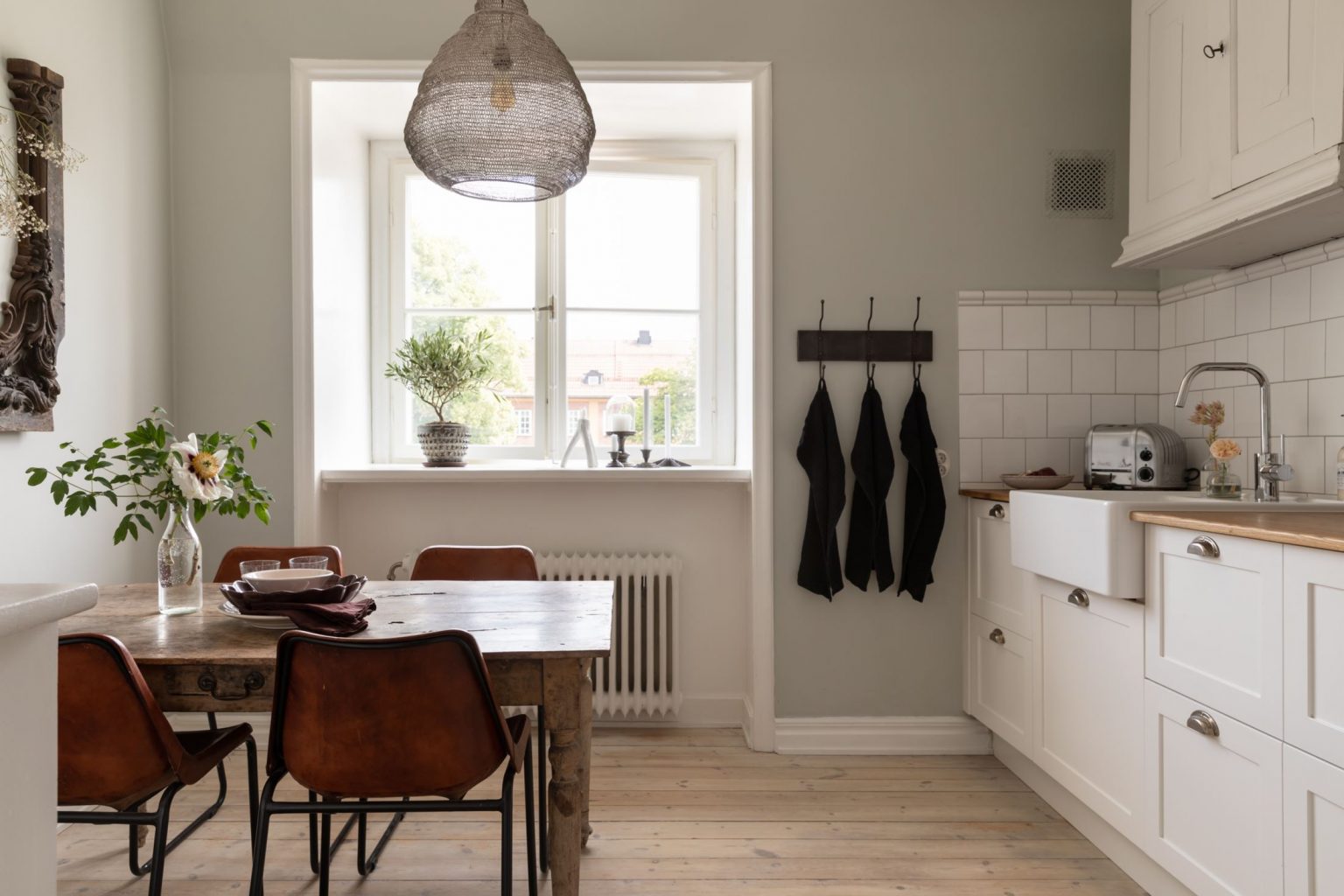 cuisine blanche décoration naturelle néo rustique