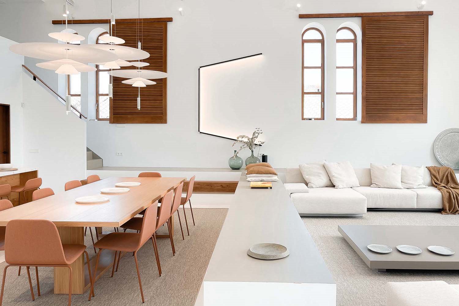 salon avec mezzanine décoration design
