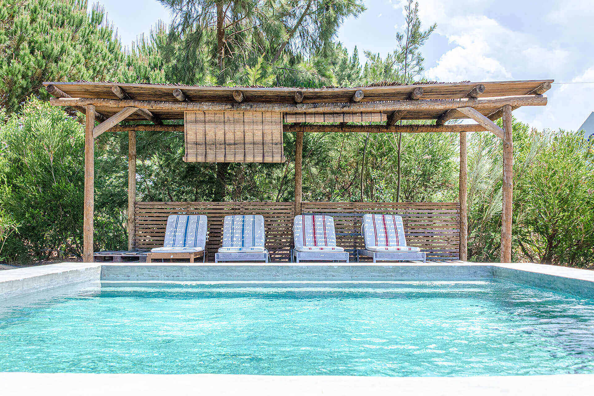 piscine avec pergola bois