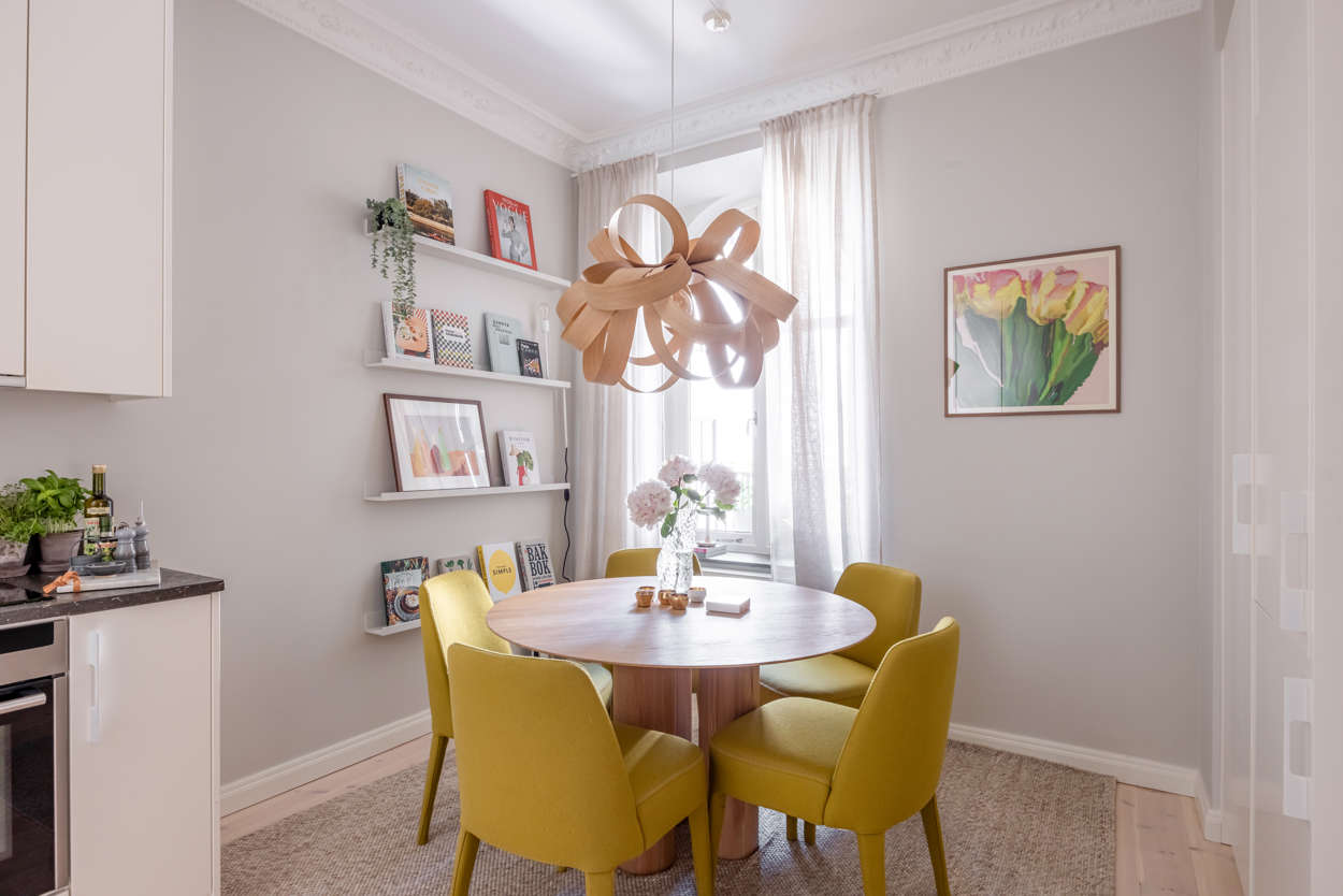 salle à manger avec table ronde
