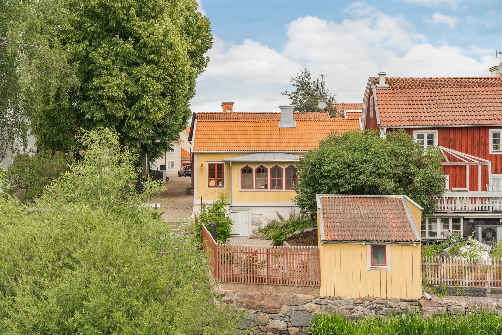 jardin en bord de rivière petite maison 35m2