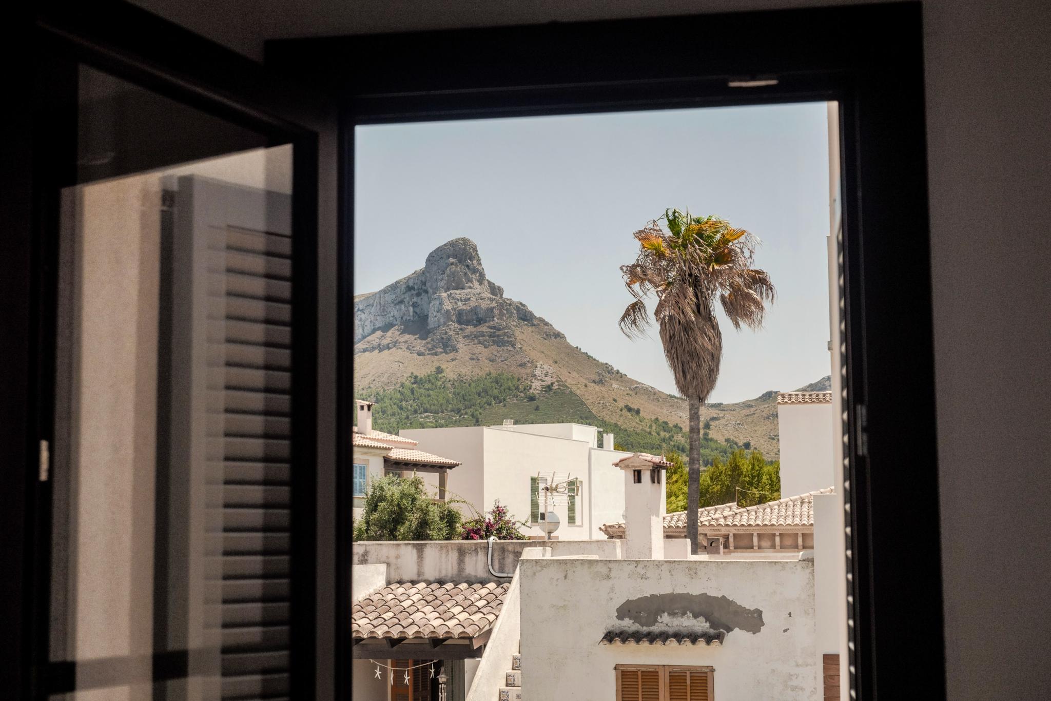 fenêtre vue montagne