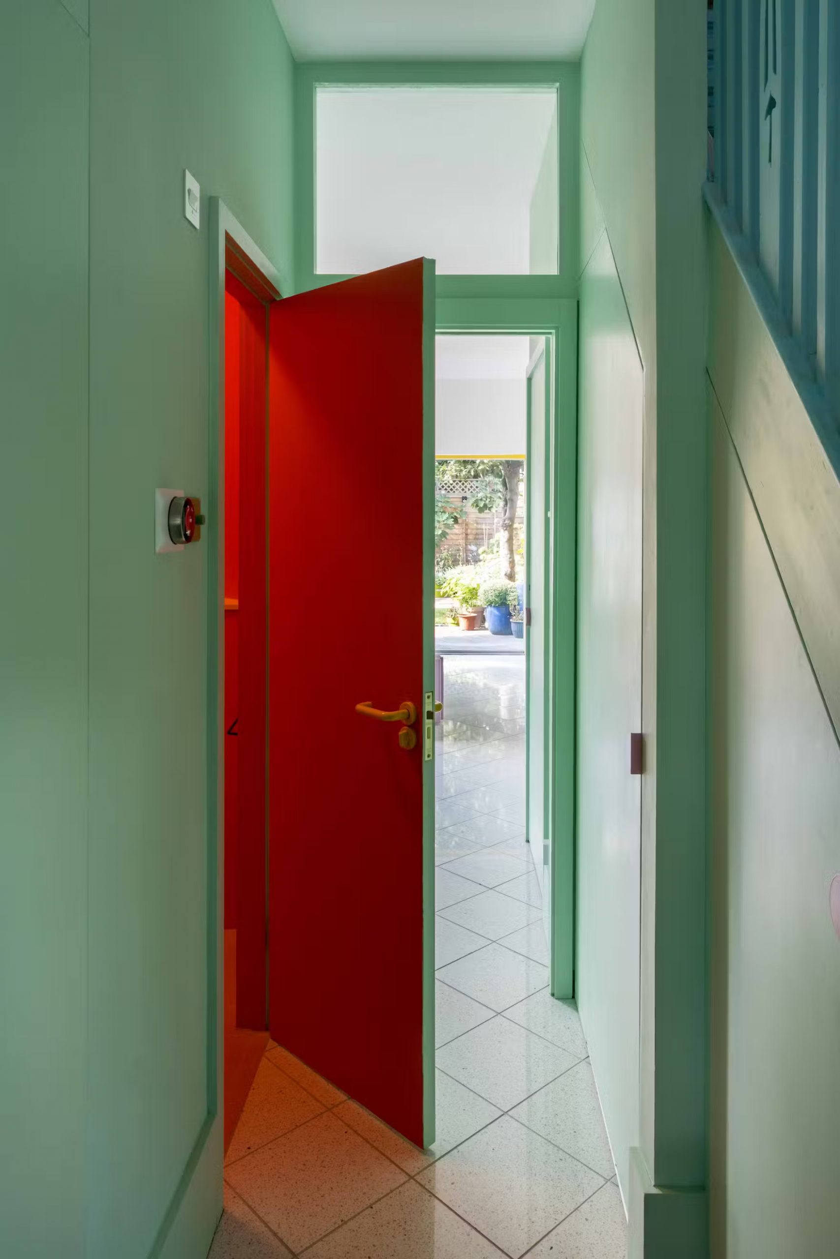entrée décoration design colorée