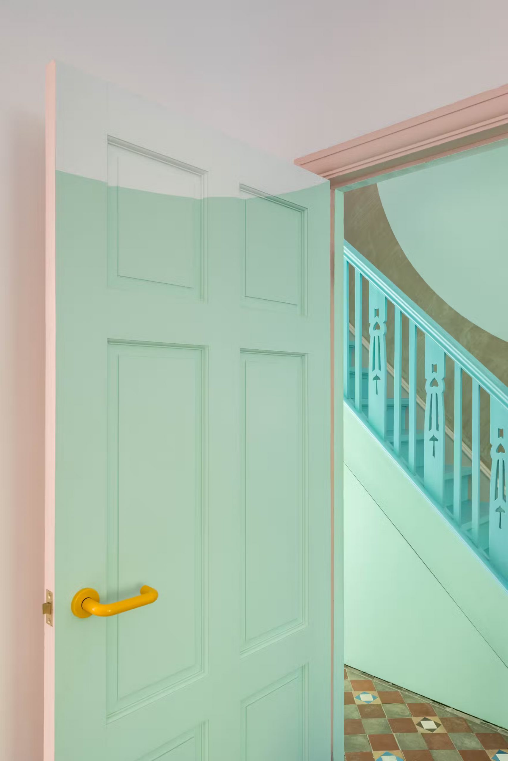 entrée décoration design colorée