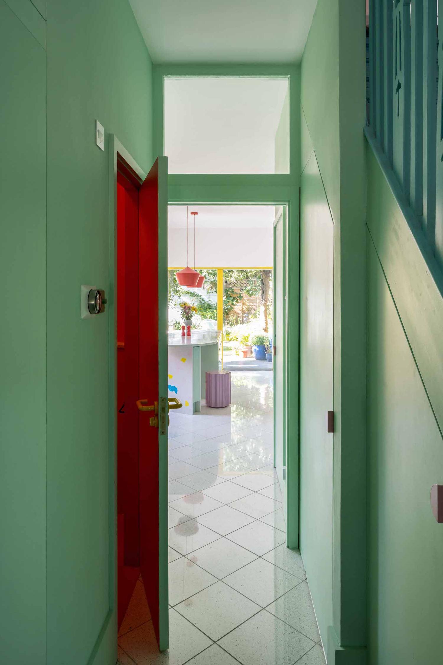 entrée décoration design colorée