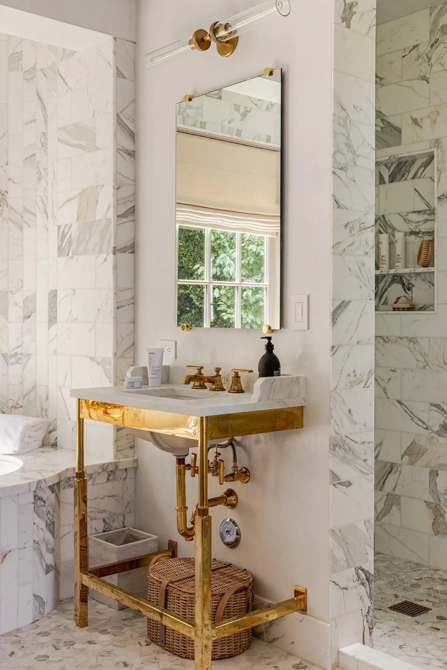 salle de bain marbre et laiton salle de bain marbre et laiton