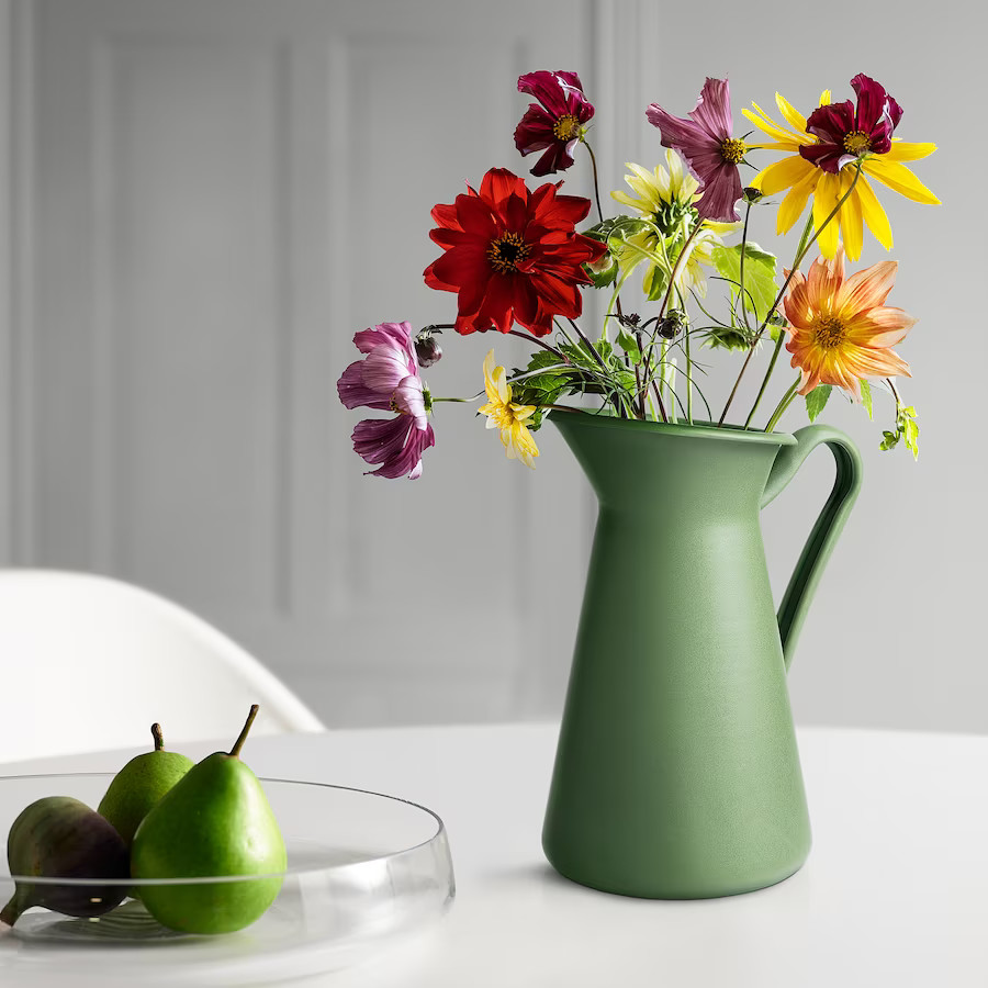 pichet vert catalogue IKEA 2023
