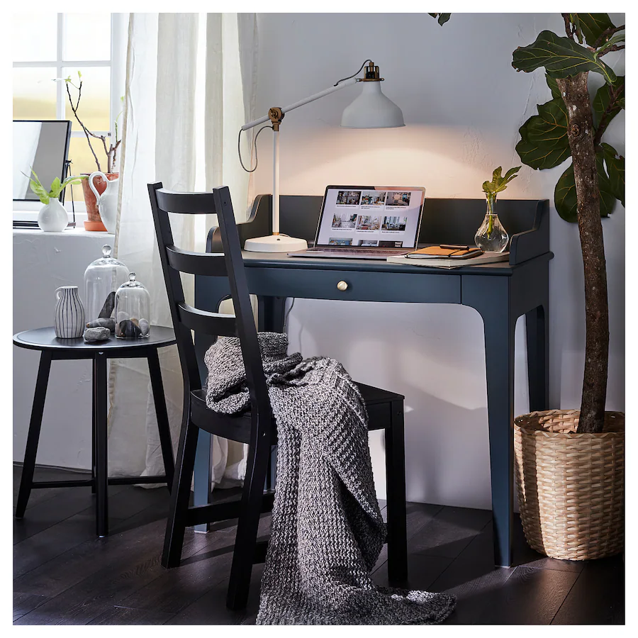 petit bureau catalogue IKEA 2023