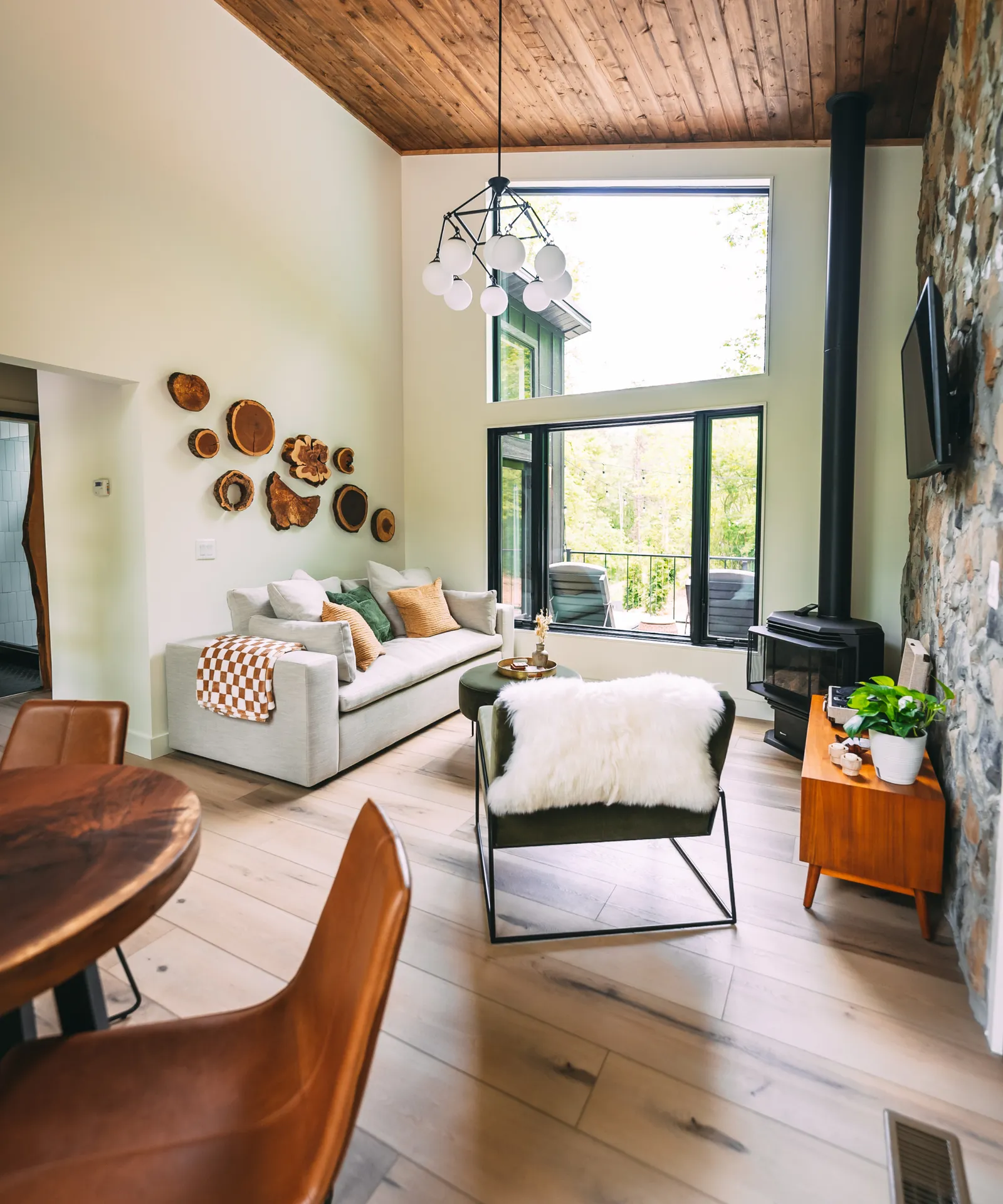 salon avec baie vitrée petite maison en bois 46m2 salon avec baie vitrée petite maison en bois 46m2