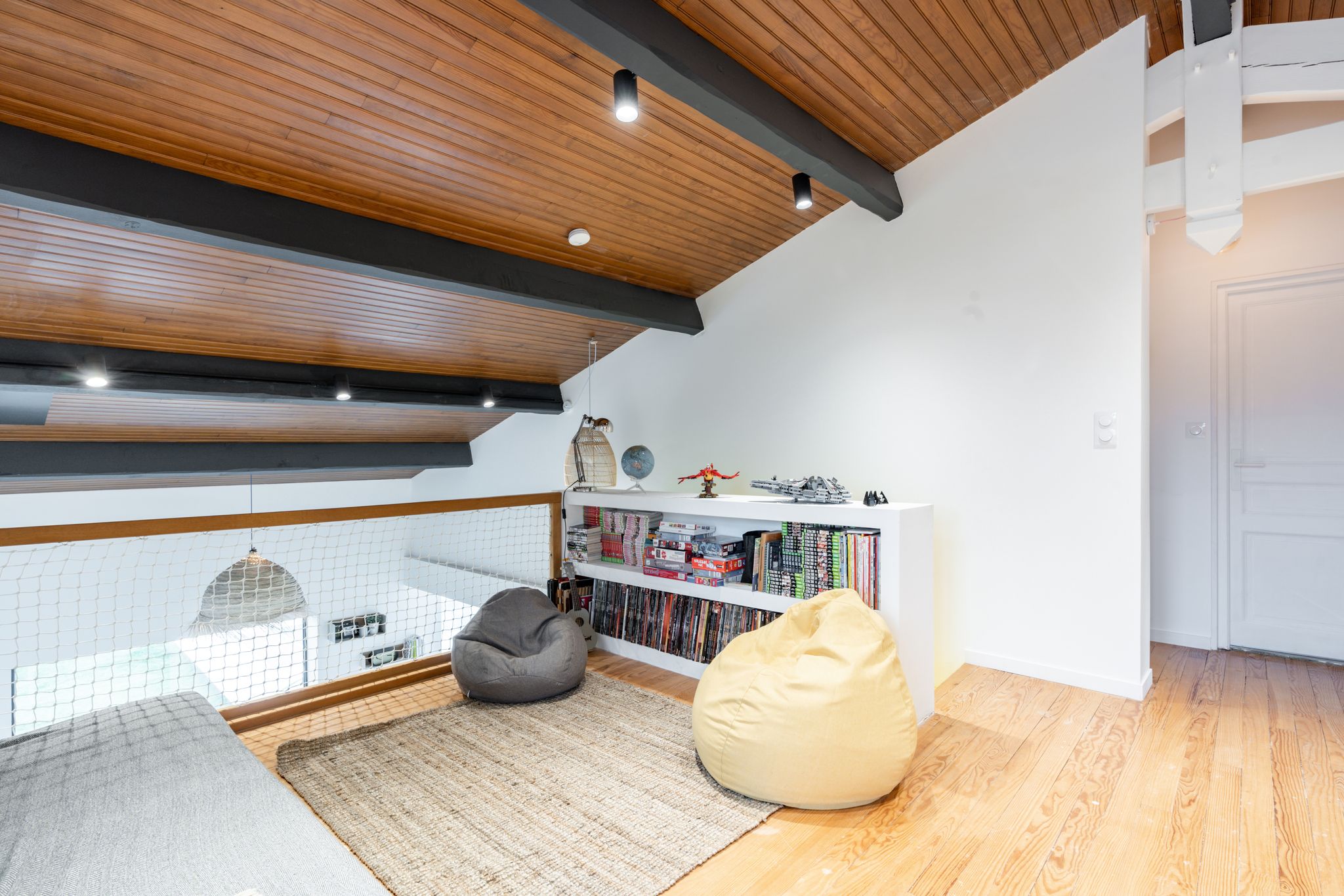 mezzanine mezzanine