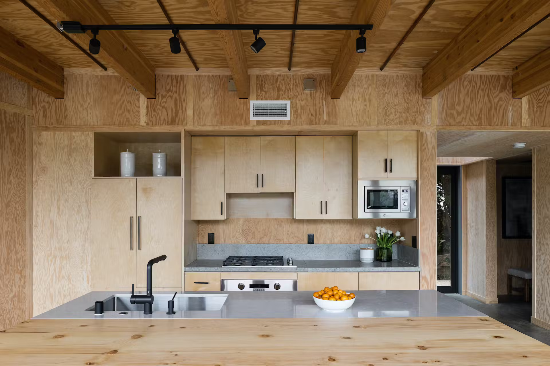 cuisine ouverte maison en bois et béton cuisine ouverte maison en bois et béton