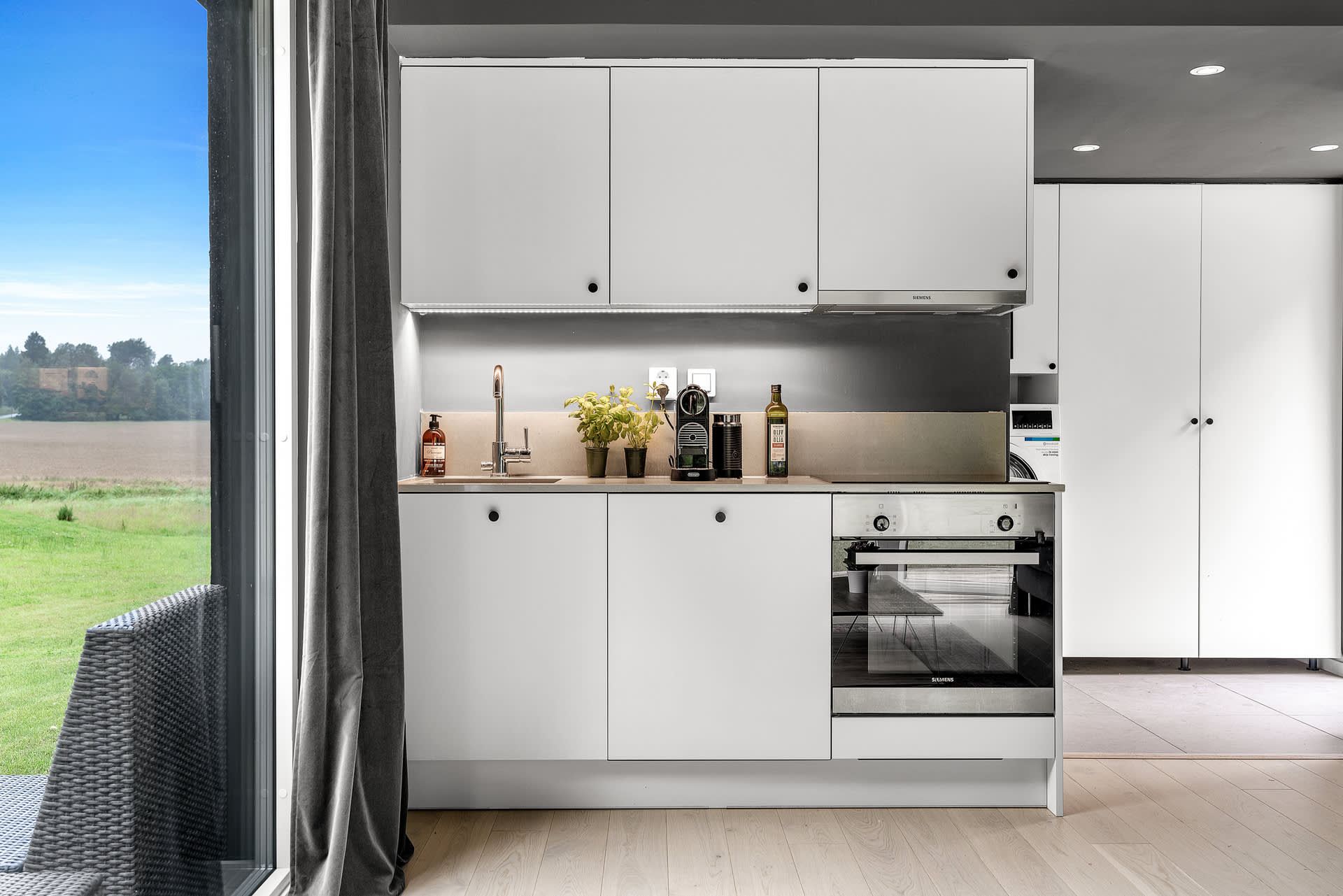 cuisine design blanche murs gris cuisine design blanche murs gris