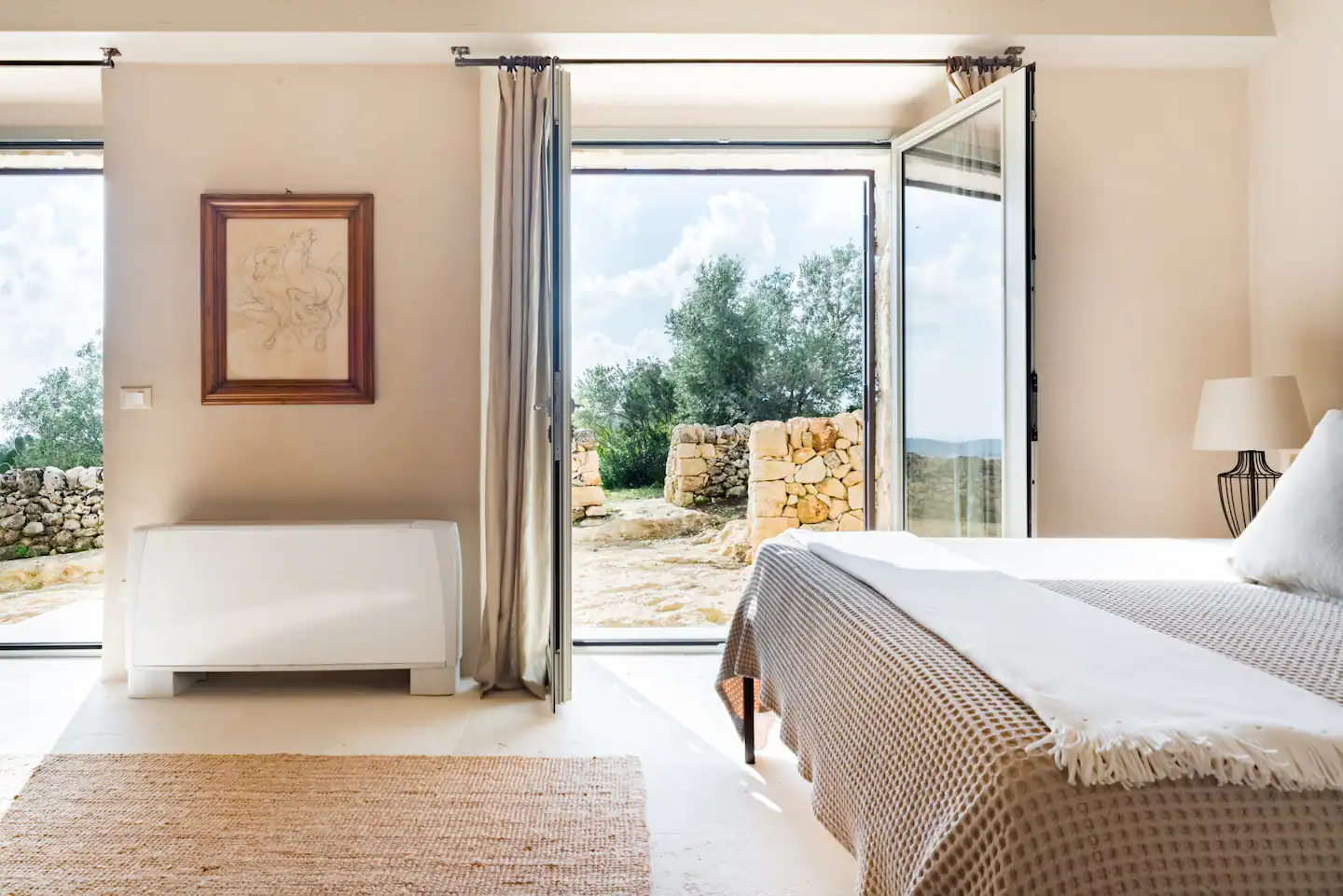 chambre minimaliste beige