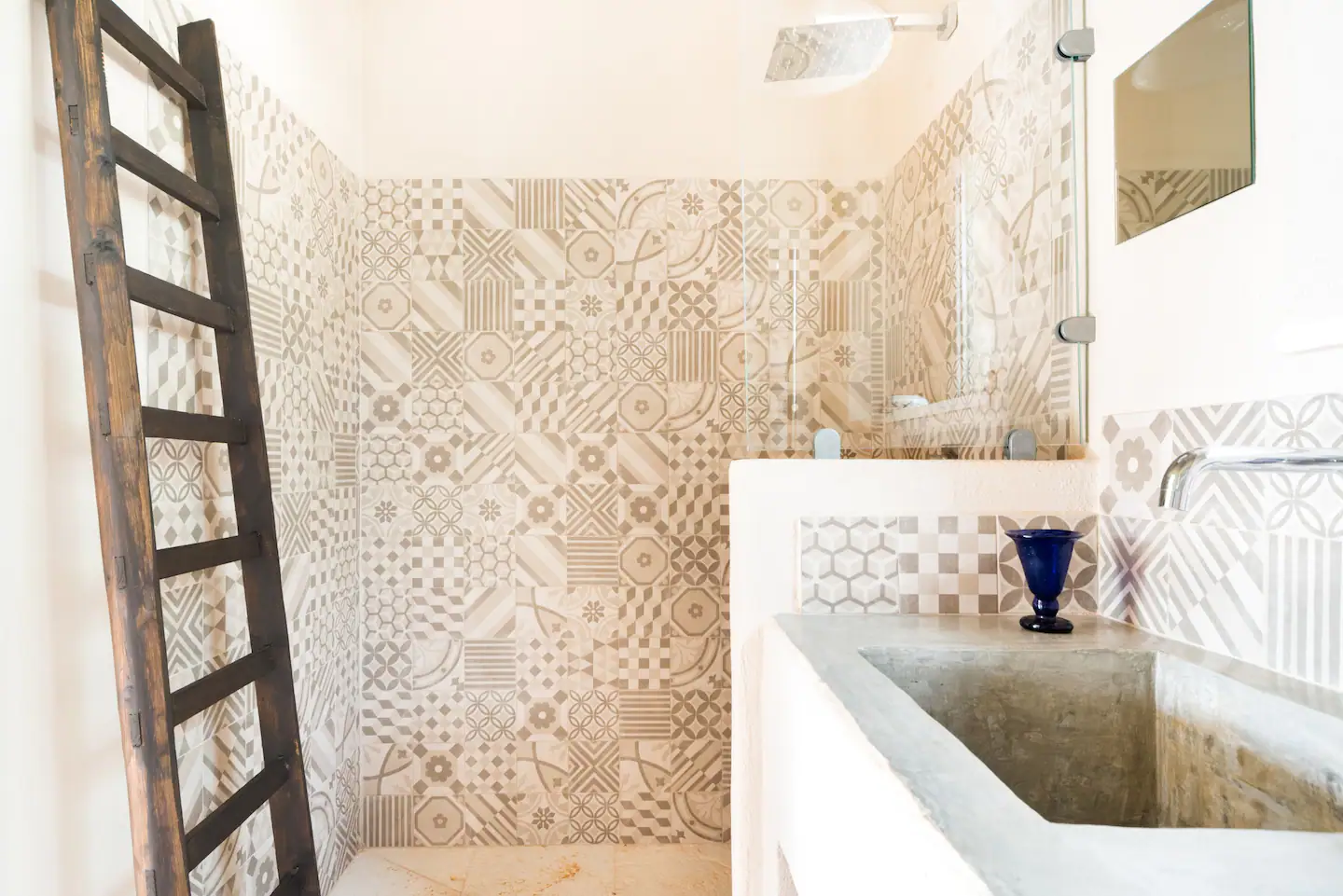 salle de bain rustique maison en pierre