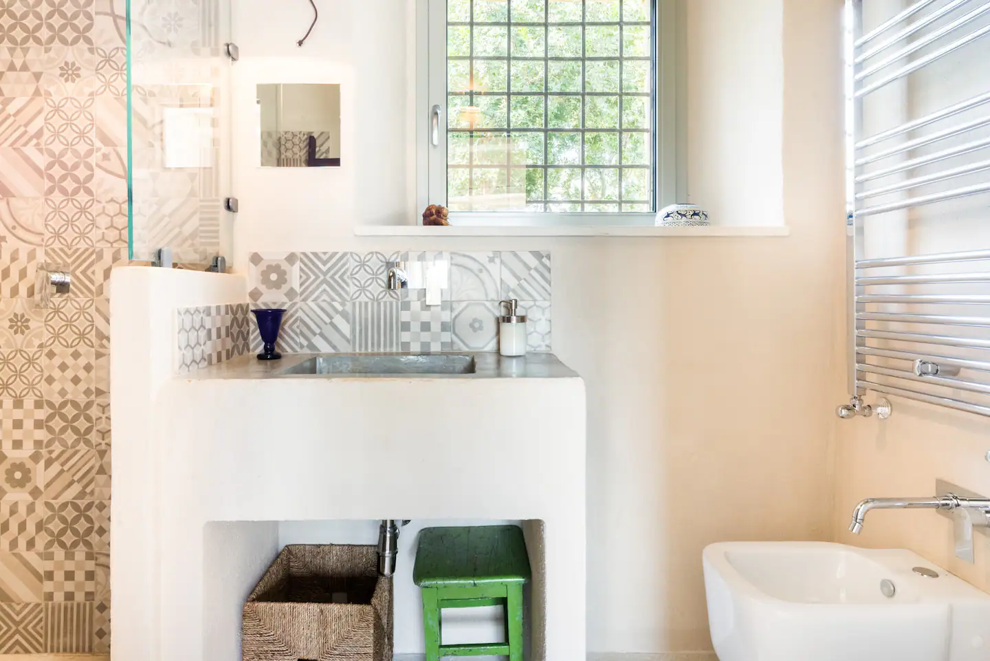 salle de bain rustique maison en pierre