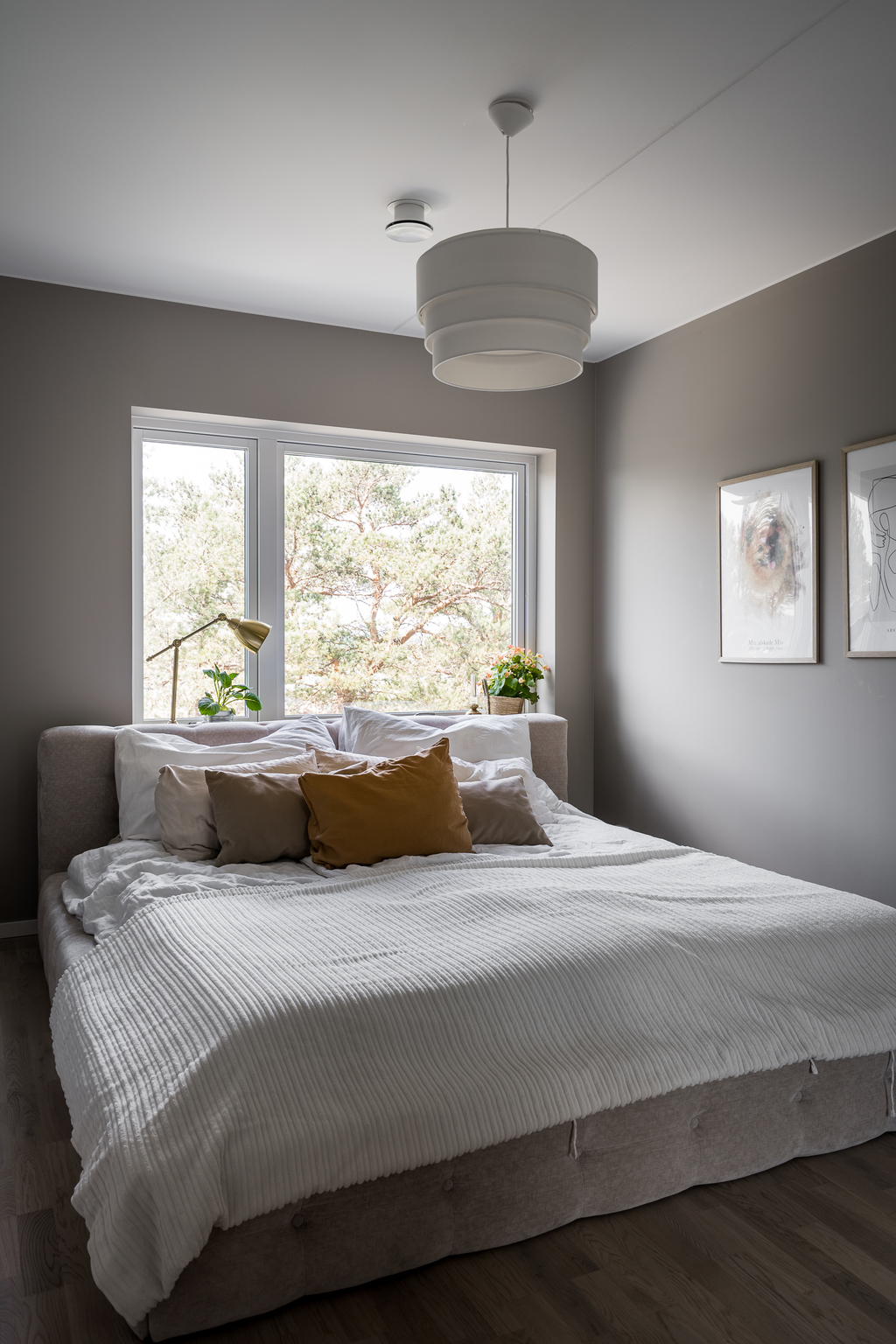 chambre murs gris
