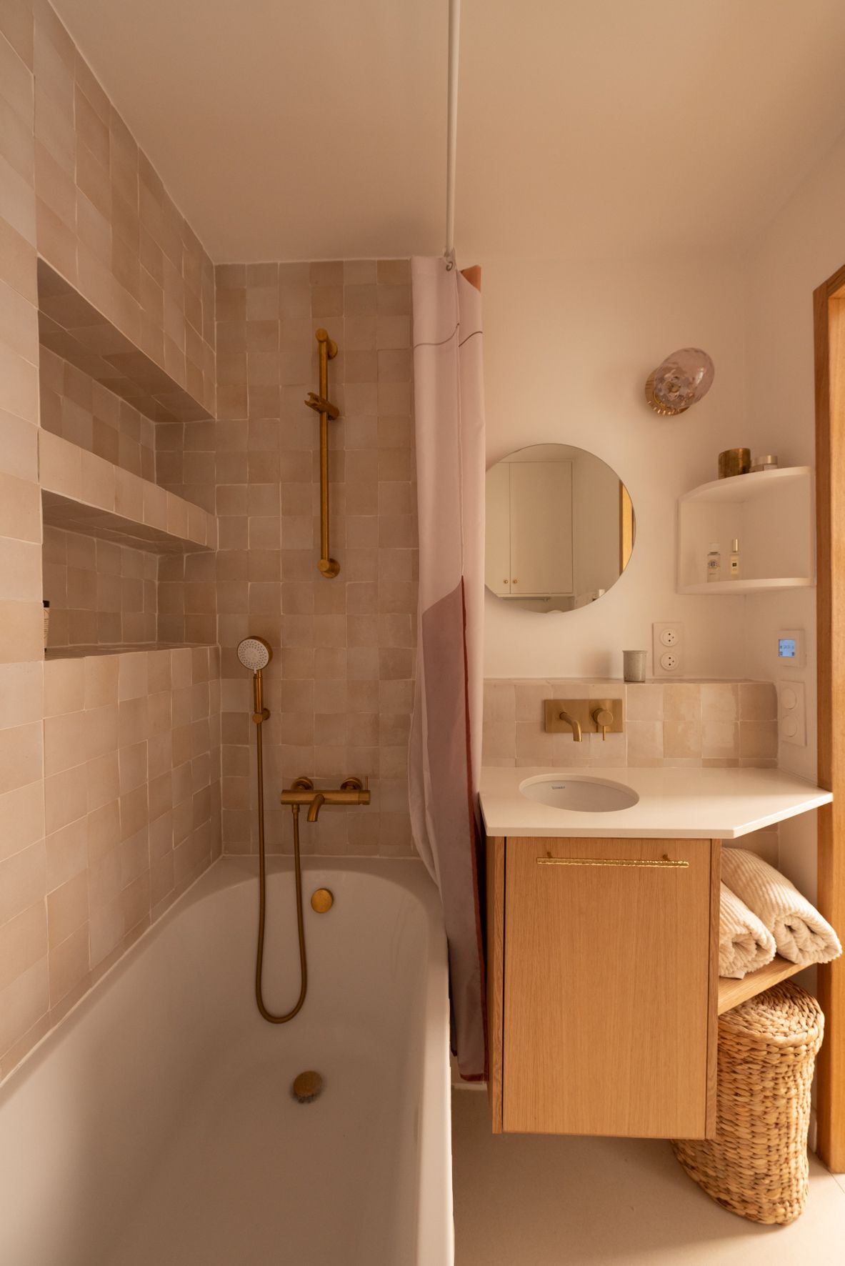 salle de bain design studio 18m2 © Photo : Stanislas Gros salle de bain design studio 18m2 © Photo : Stanislas Gros