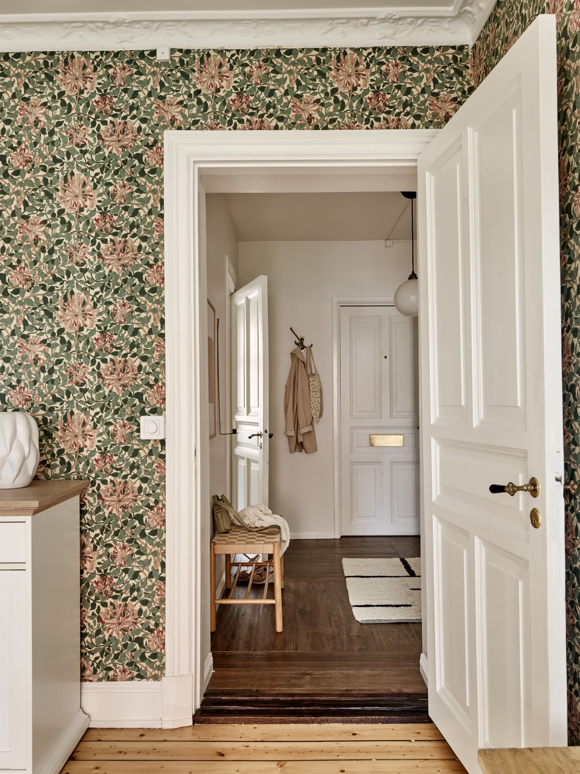 salon avec papier-peint salon avec papier-peint