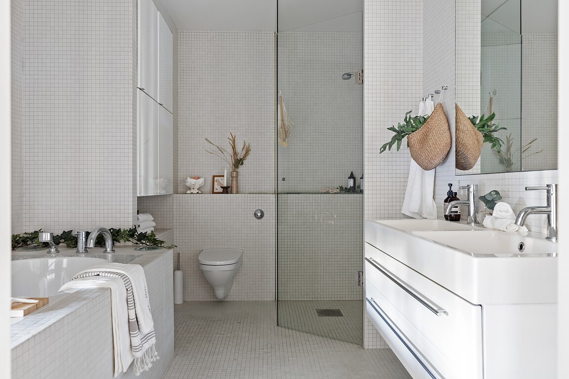 salle de bain blanche