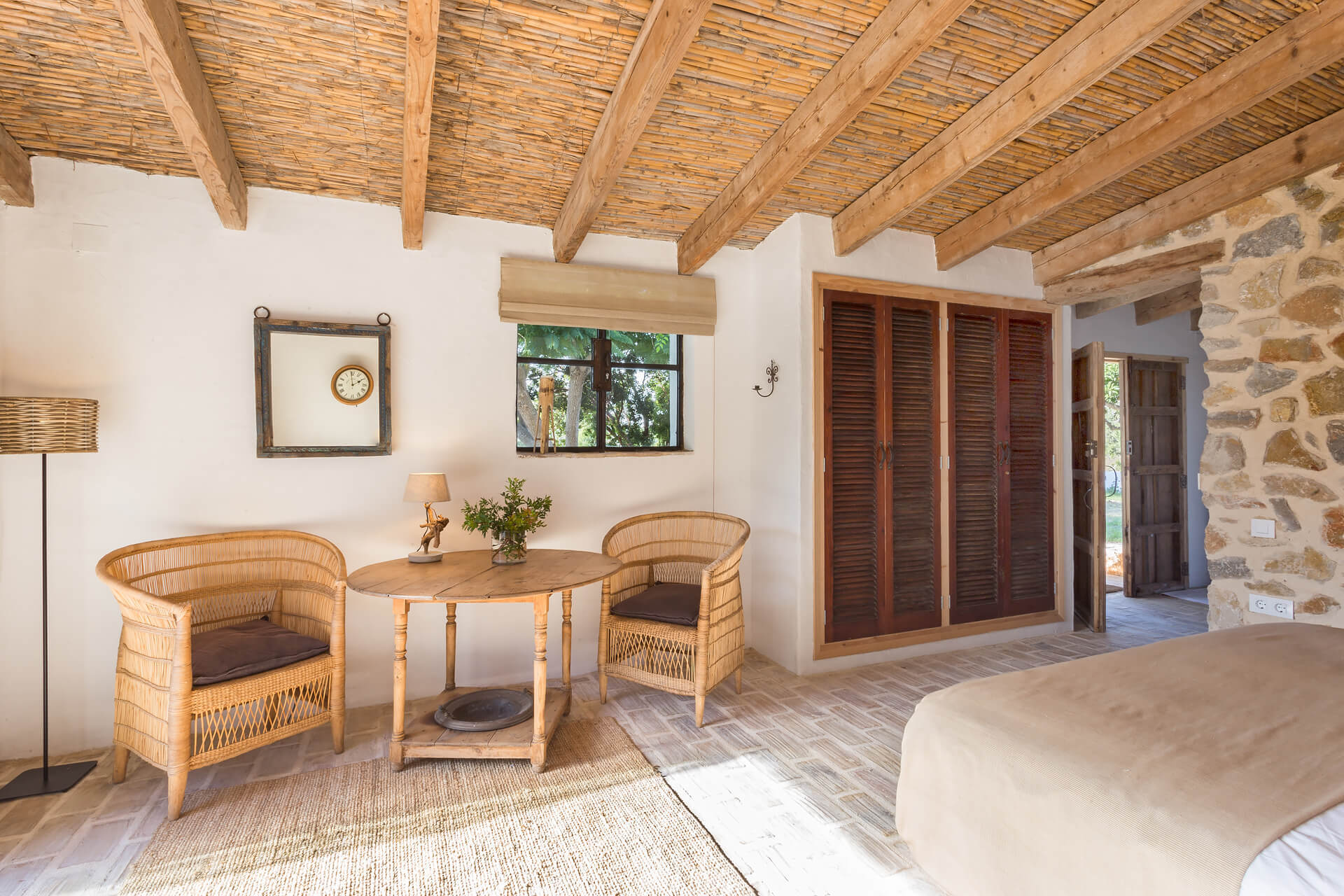 chambre avec poutres maison en pierres chambre avec poutres maison en pierres