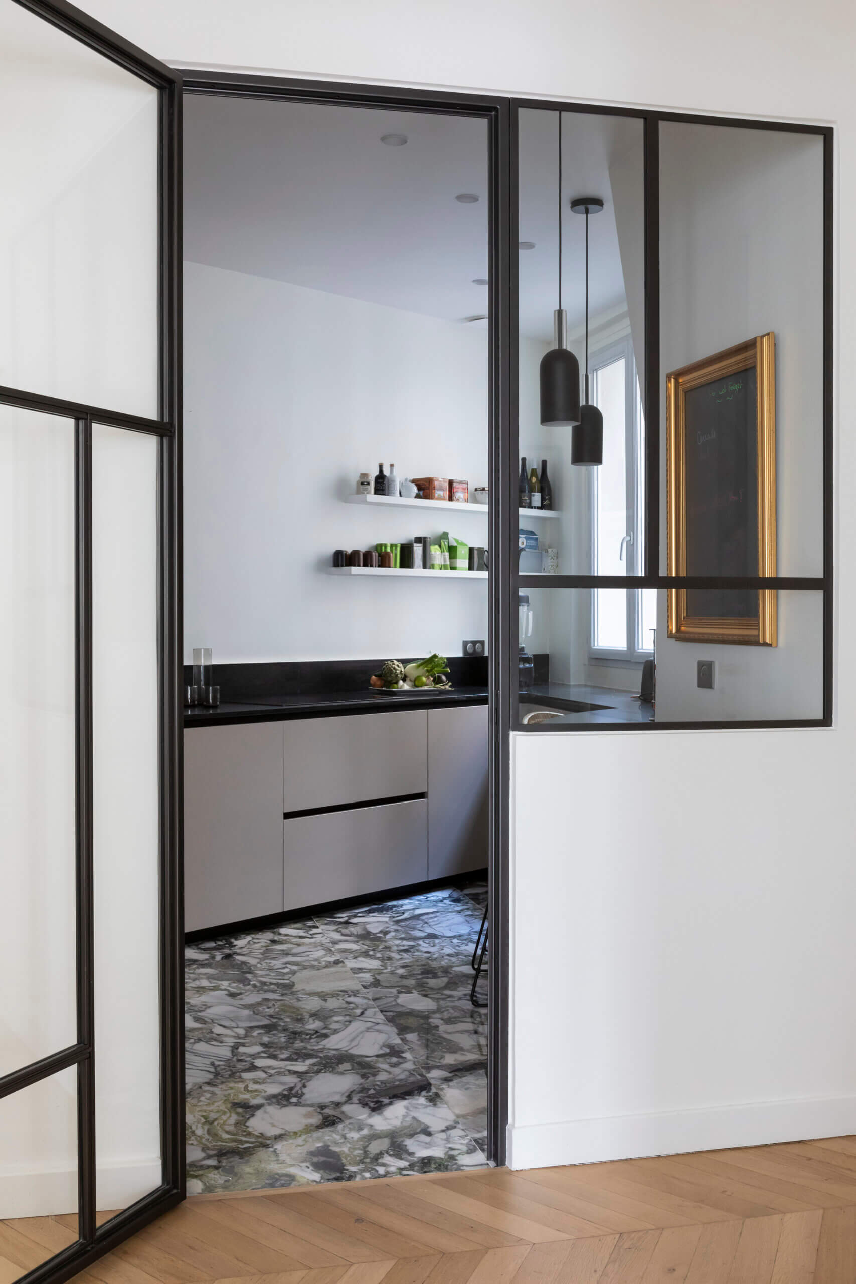cuisine appartement haussmannien rénové à Paris cuisine appartement haussmannien rénové à Paris