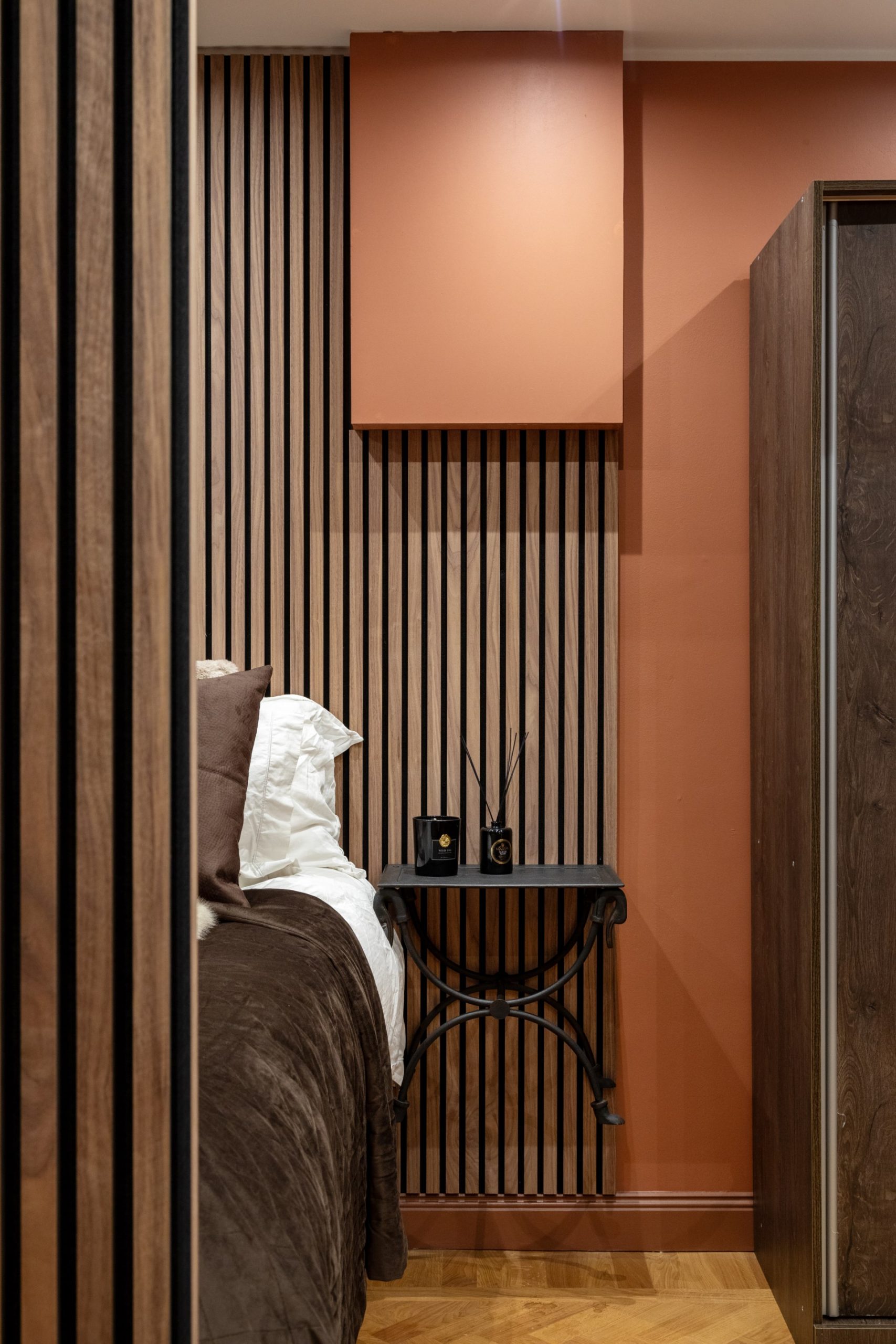 chambre avec mur tasseaux chambre avec mur tasseaux
