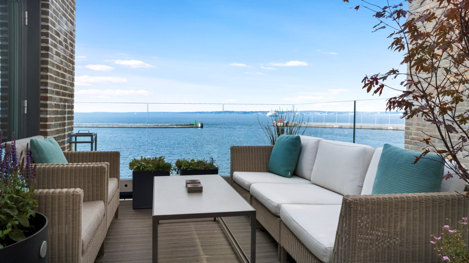 terrasse appartement familial hors-normes vue mer terrasse appartement familial hors-normes vue mer