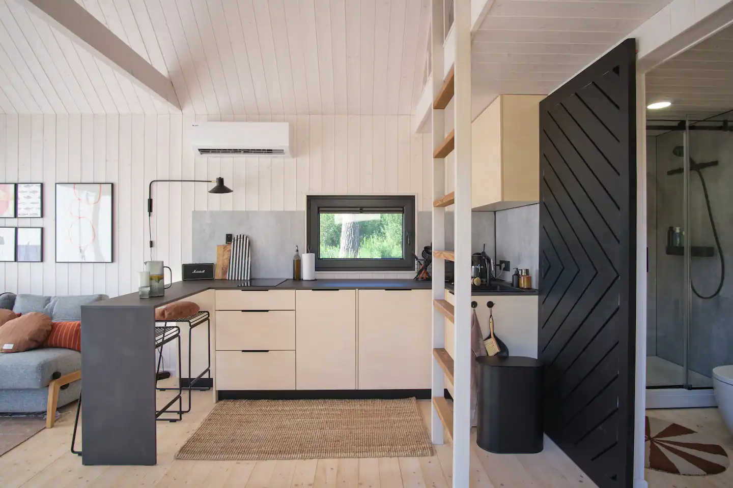 cuisine petite maison noire de 50m2 cuisine petite maison noire de 50m2