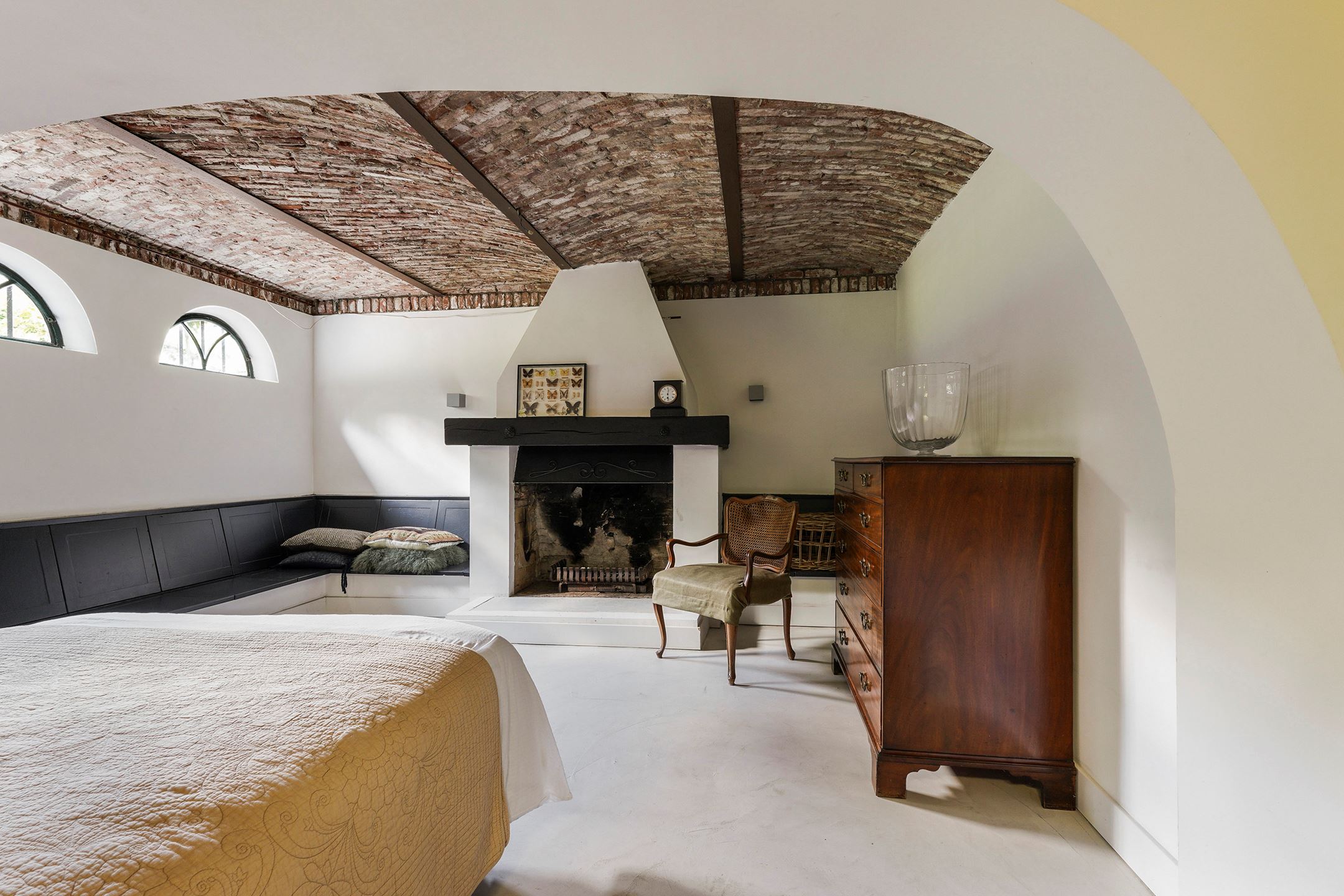 chambre avec cheminée plafond voûté en briques chambre avec cheminée plafond voûté en briques