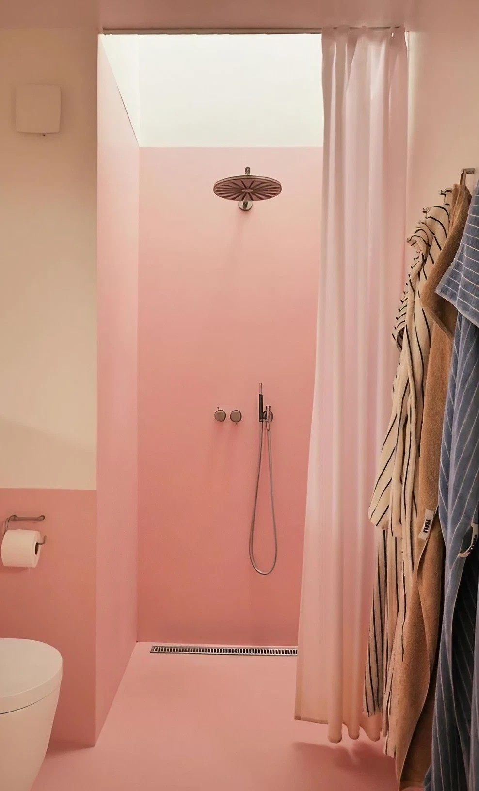 salle de bain rose