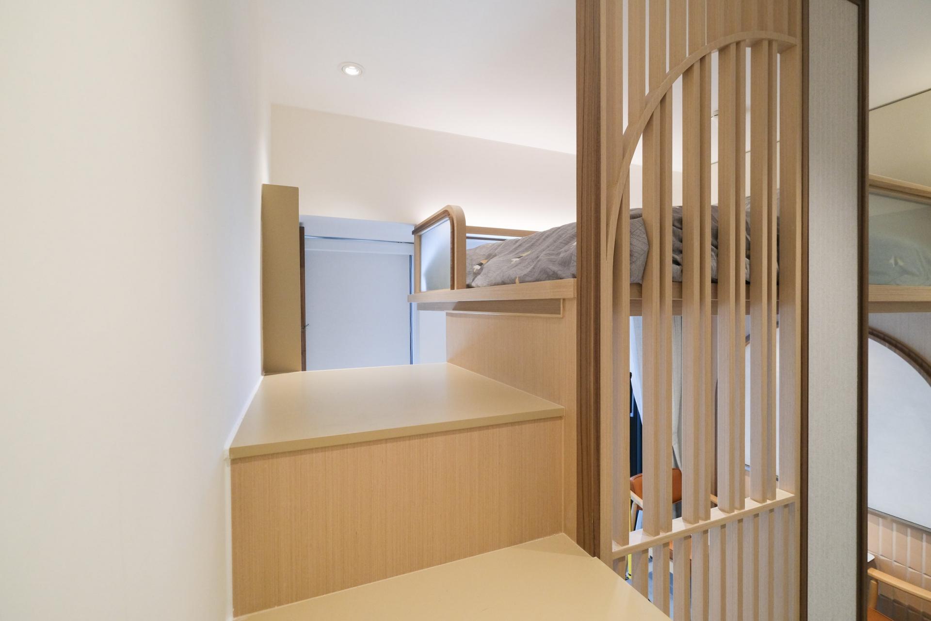 escalier pour mezzanine studio 18m2