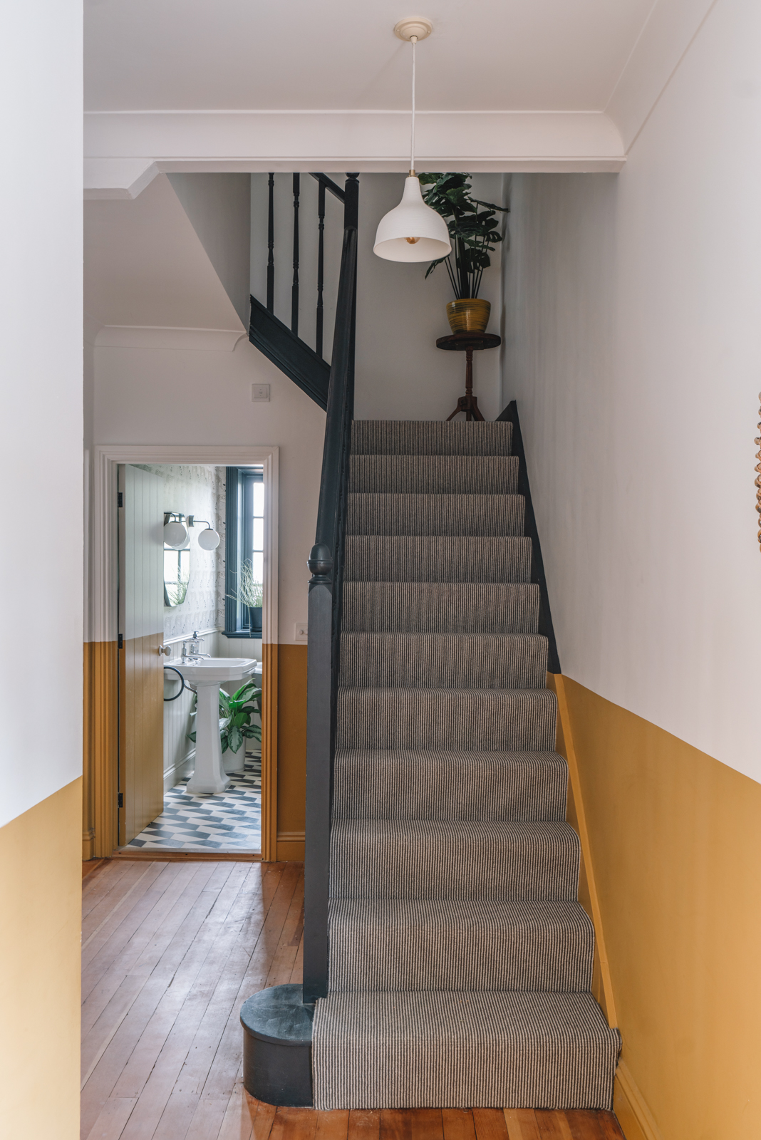 escalier avec moquette