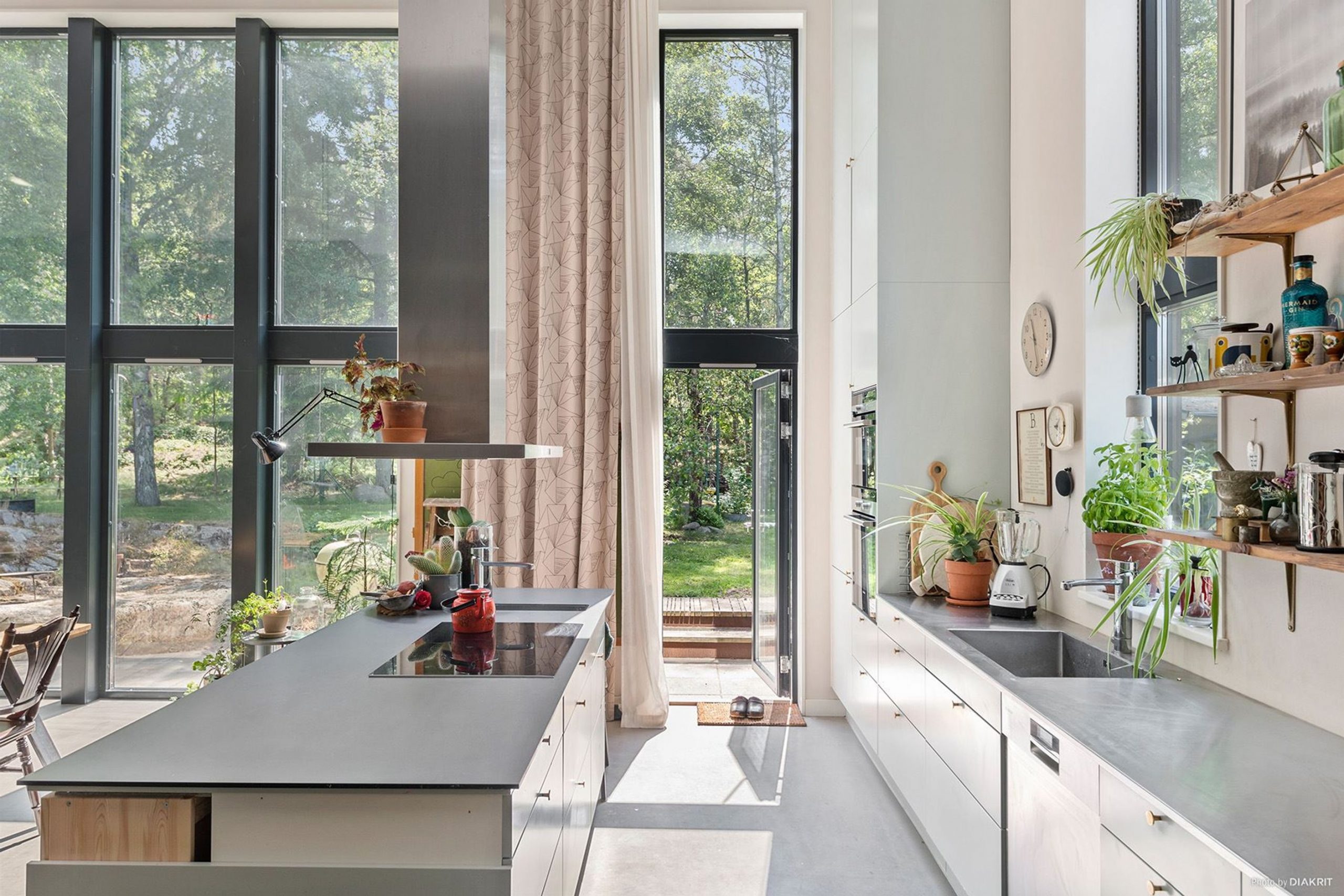 cuisine double hauteur maison en bois
