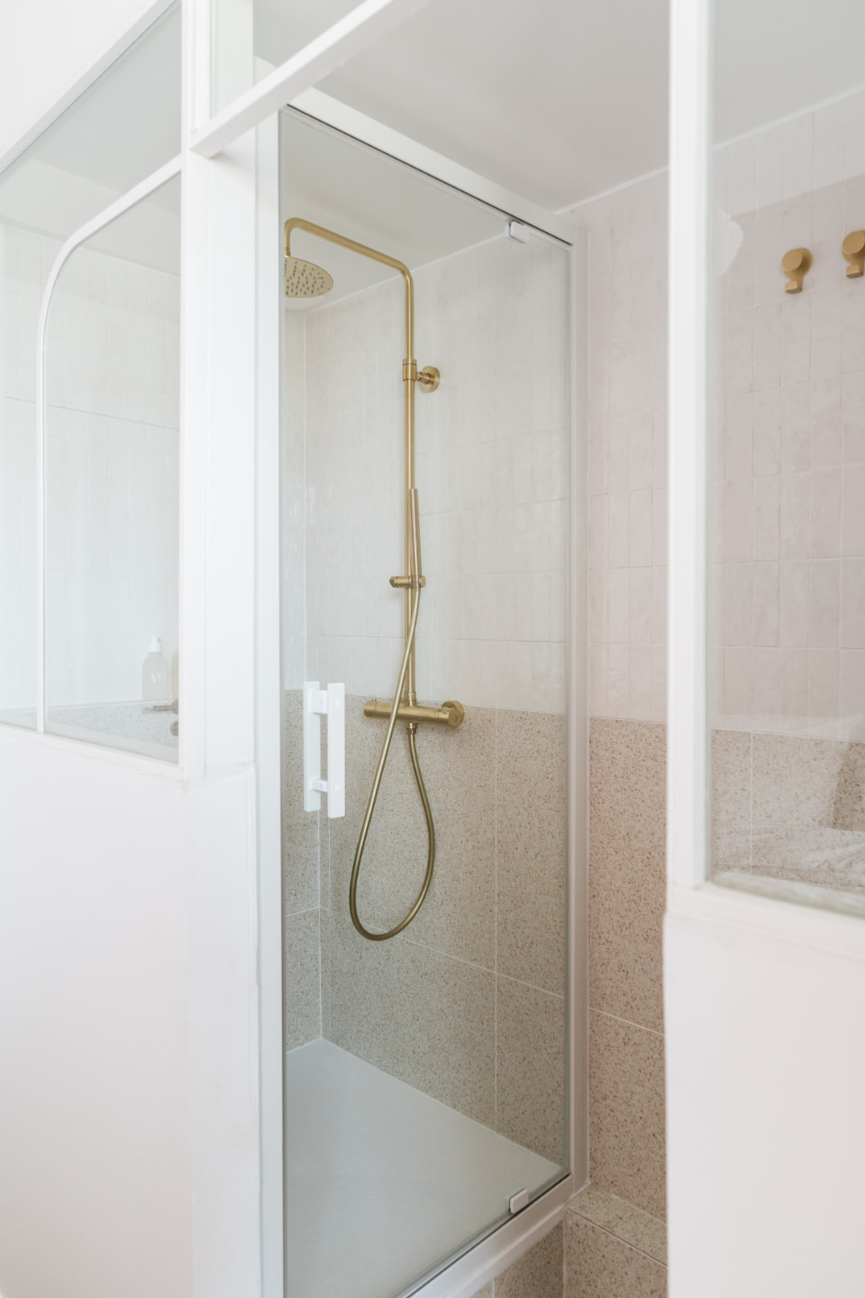salle de bain avec verrière blanche art déco salle de bain avec verrière blanche art déco