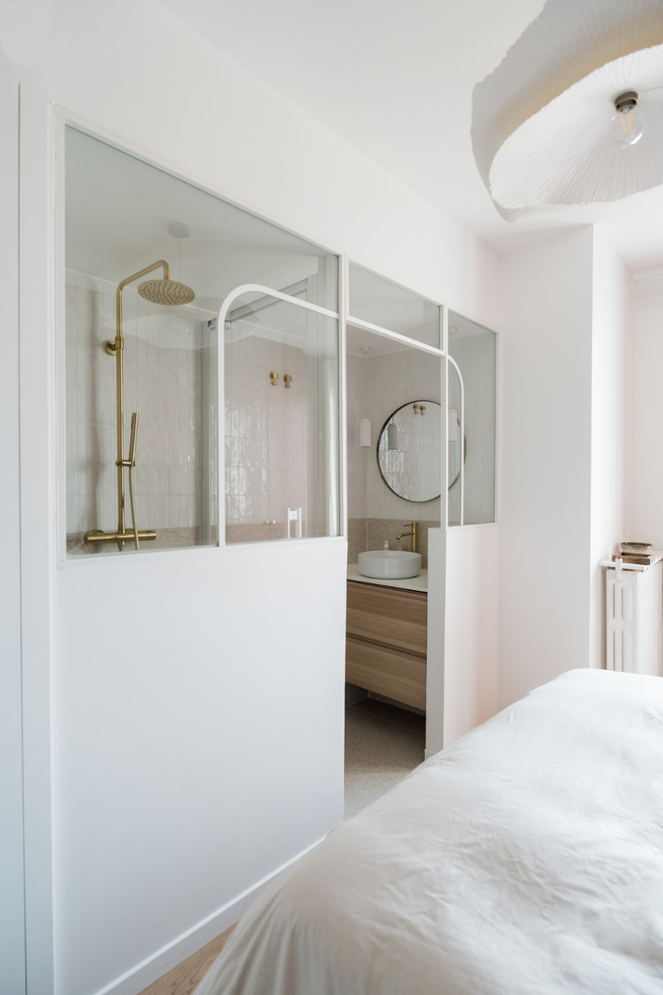 salle de bain avec verrière art déco appartement 45m2 Paris salle de bain avec verrière art déco appartement 45m2 Paris