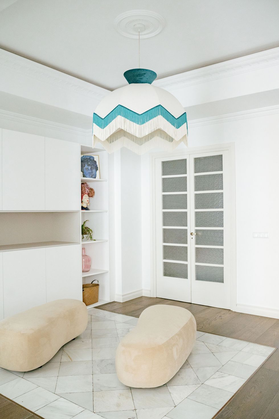 entrée avec poufs design décoration contemporaine