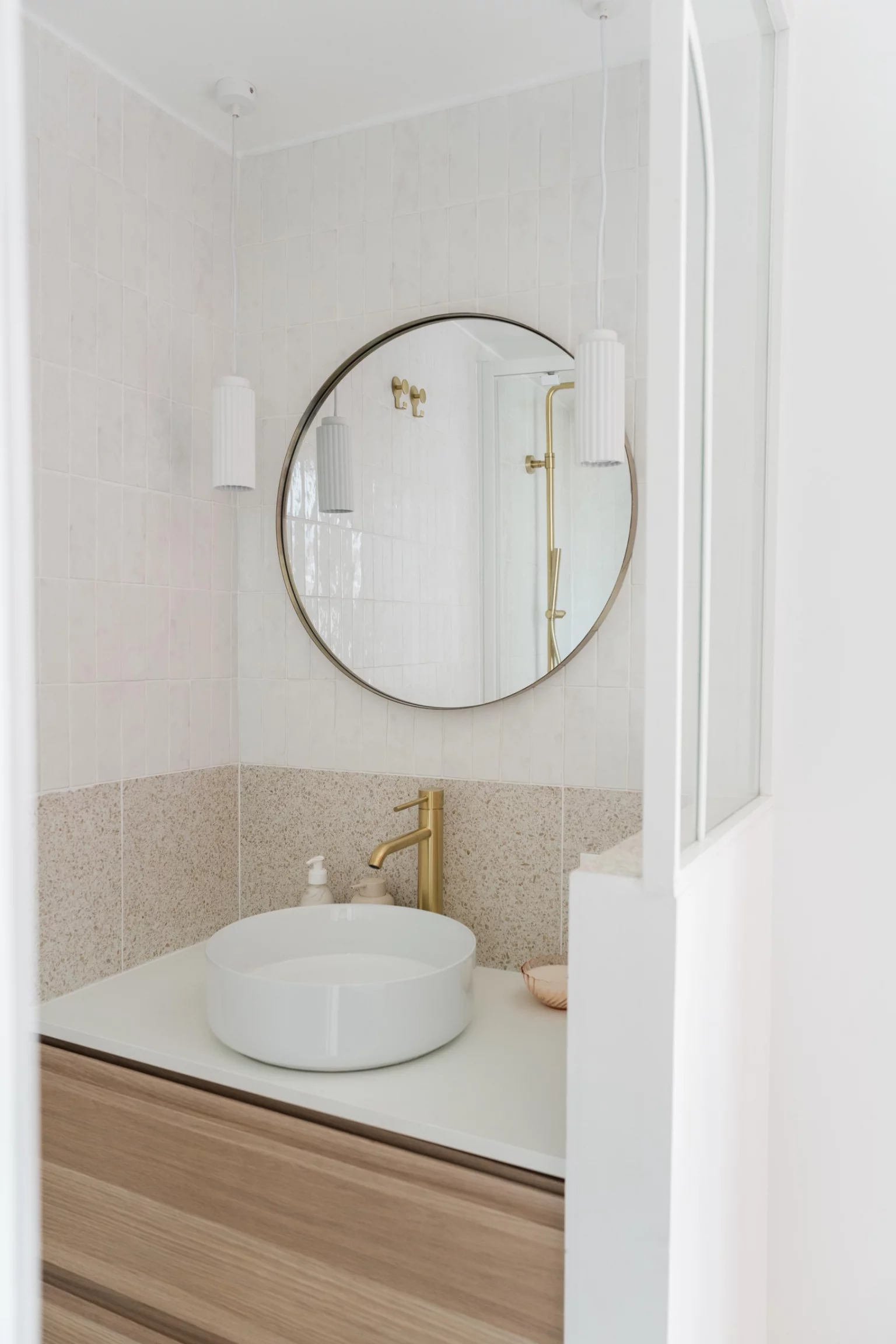 salle de bain terrazzo et bois salle de bain terrazzo et bois