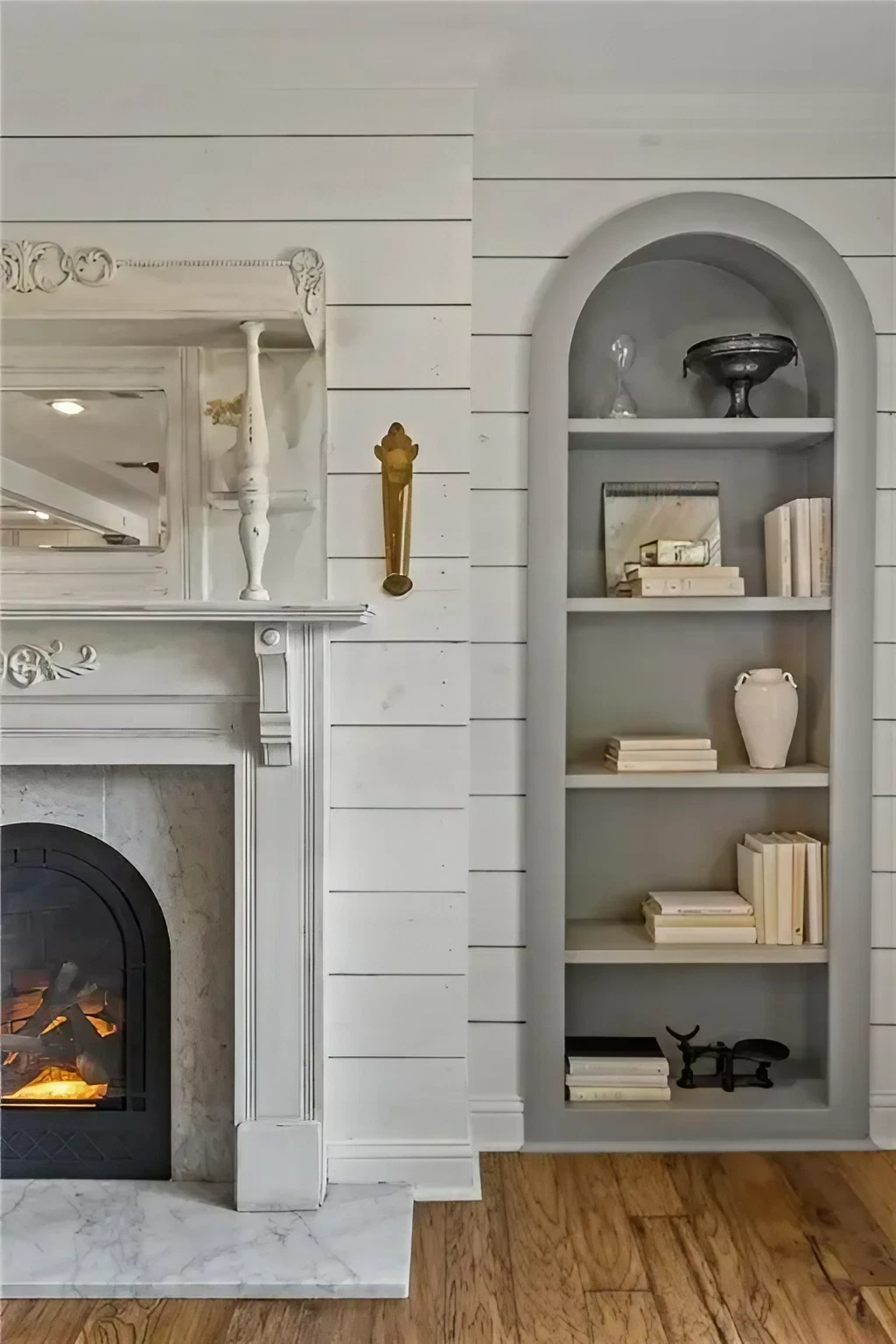 salon avec cheminée en bois