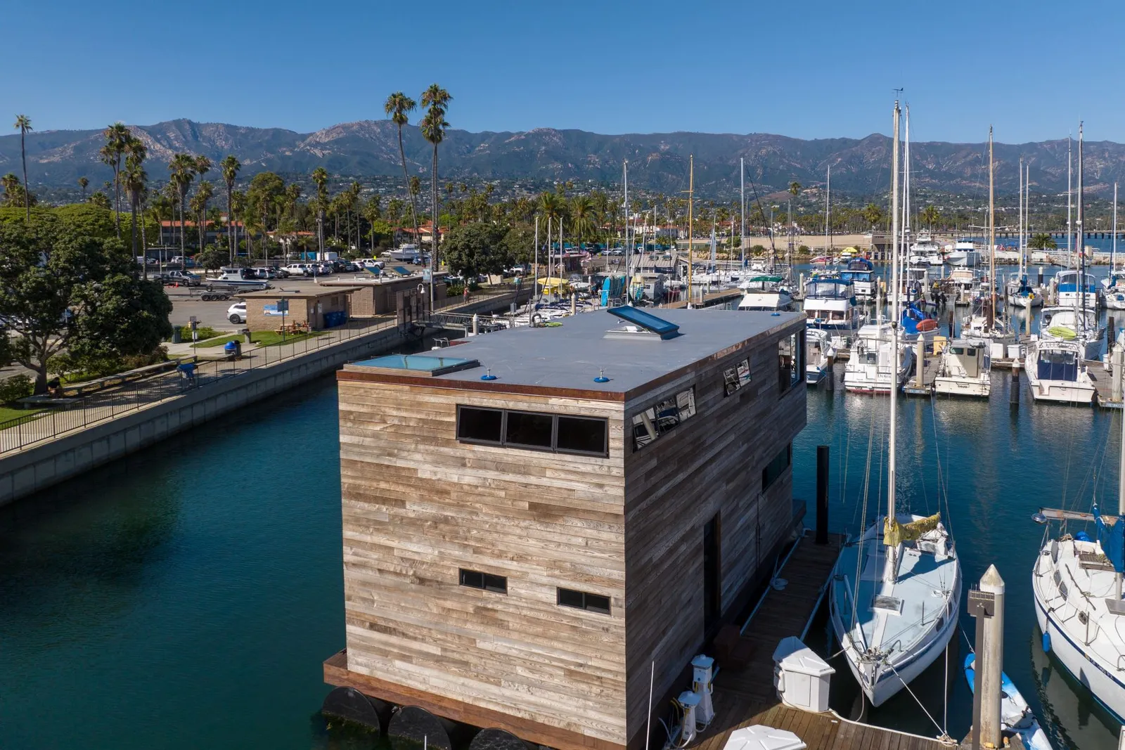 houseboat maison sur l'eau