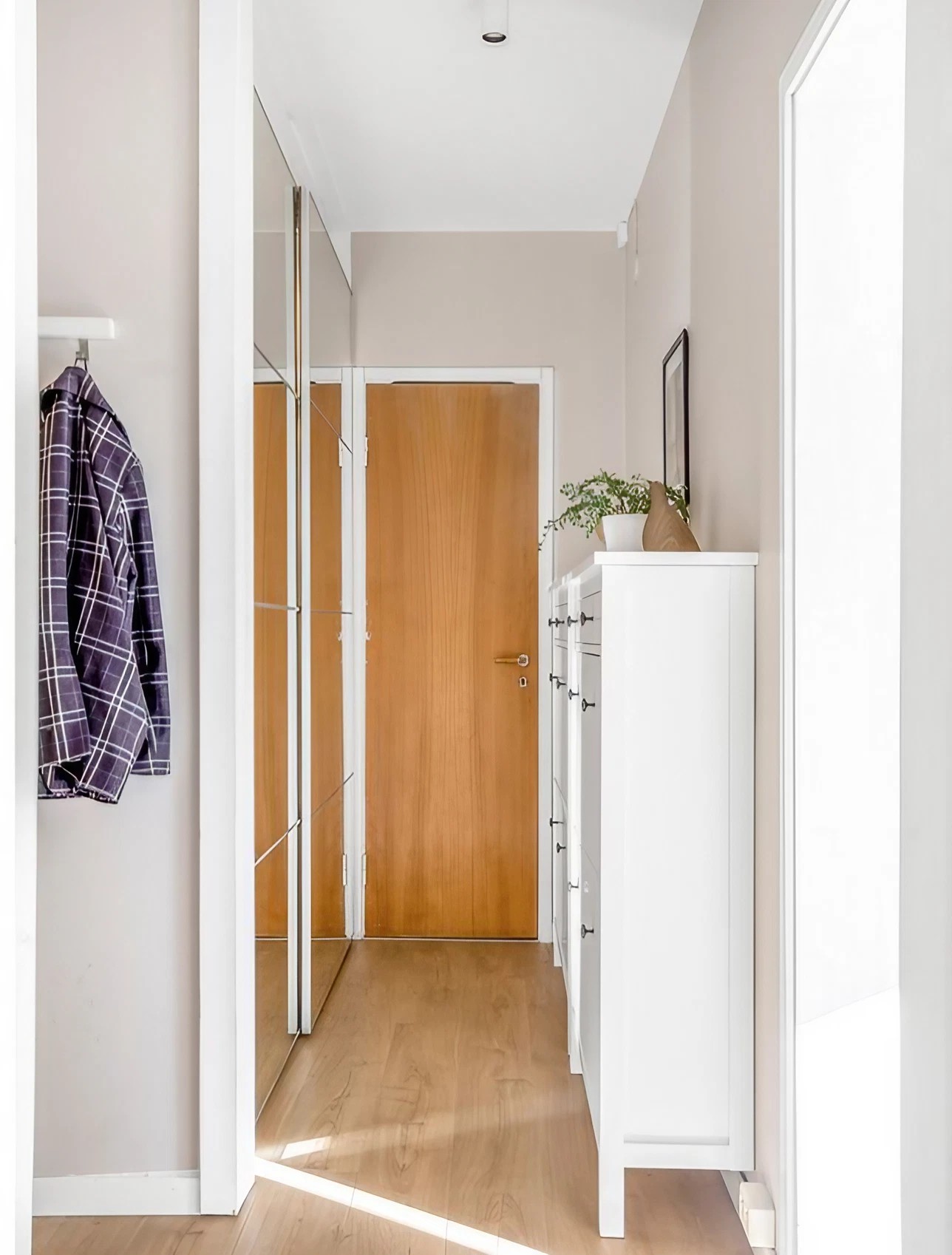entrée grand studio 40m2 décoration blanche