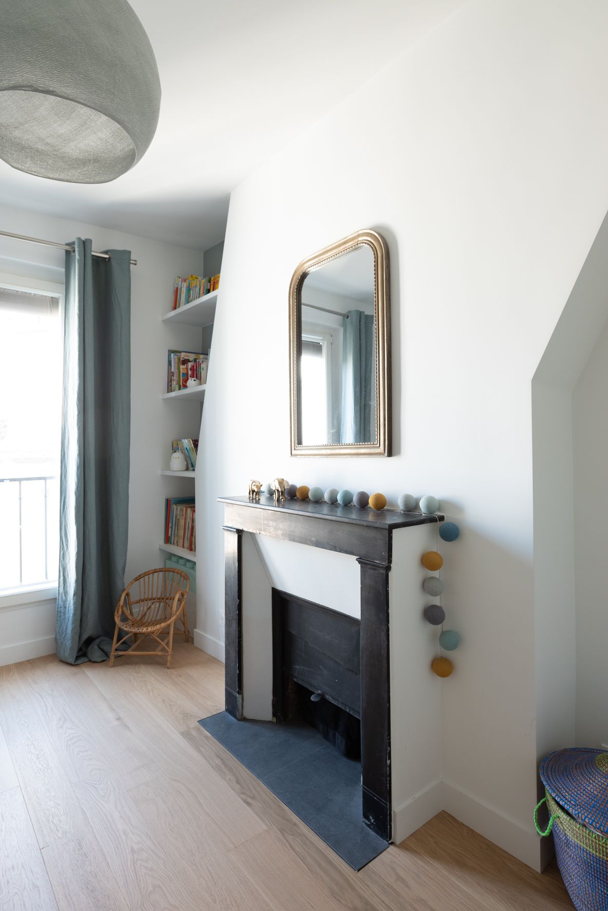 appartement Paris avec cheminée ancienne