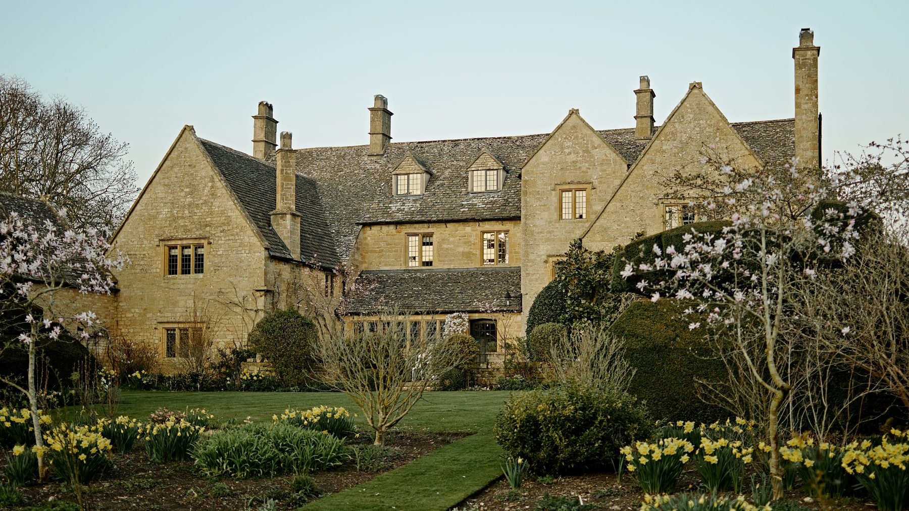 maison anglaise aux accents vert sauge