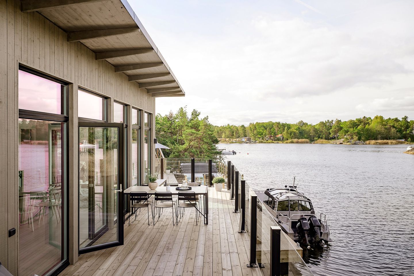 terrasse avec ponton maison en bois contemporaine terrasse avec ponton maison en bois contemporaine