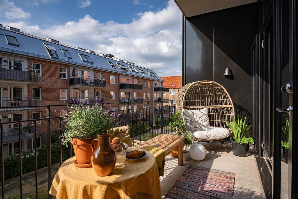 terrasse avec fauteuil suspendu