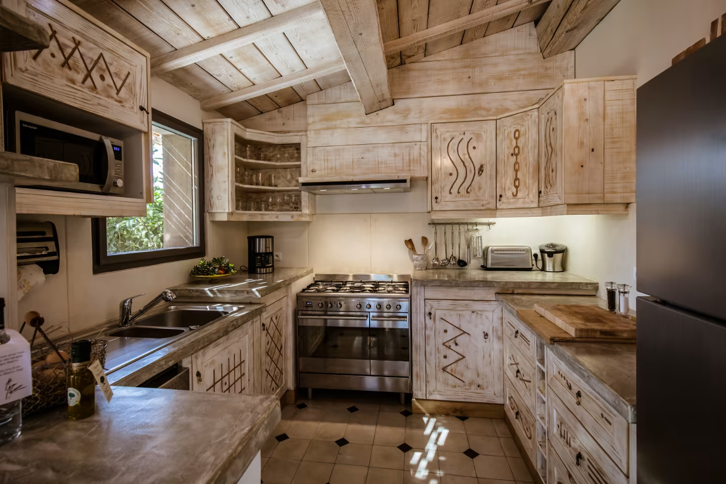 cuisine en bois décoration rustique chic